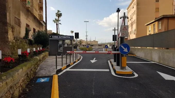 Parking in Central Perk