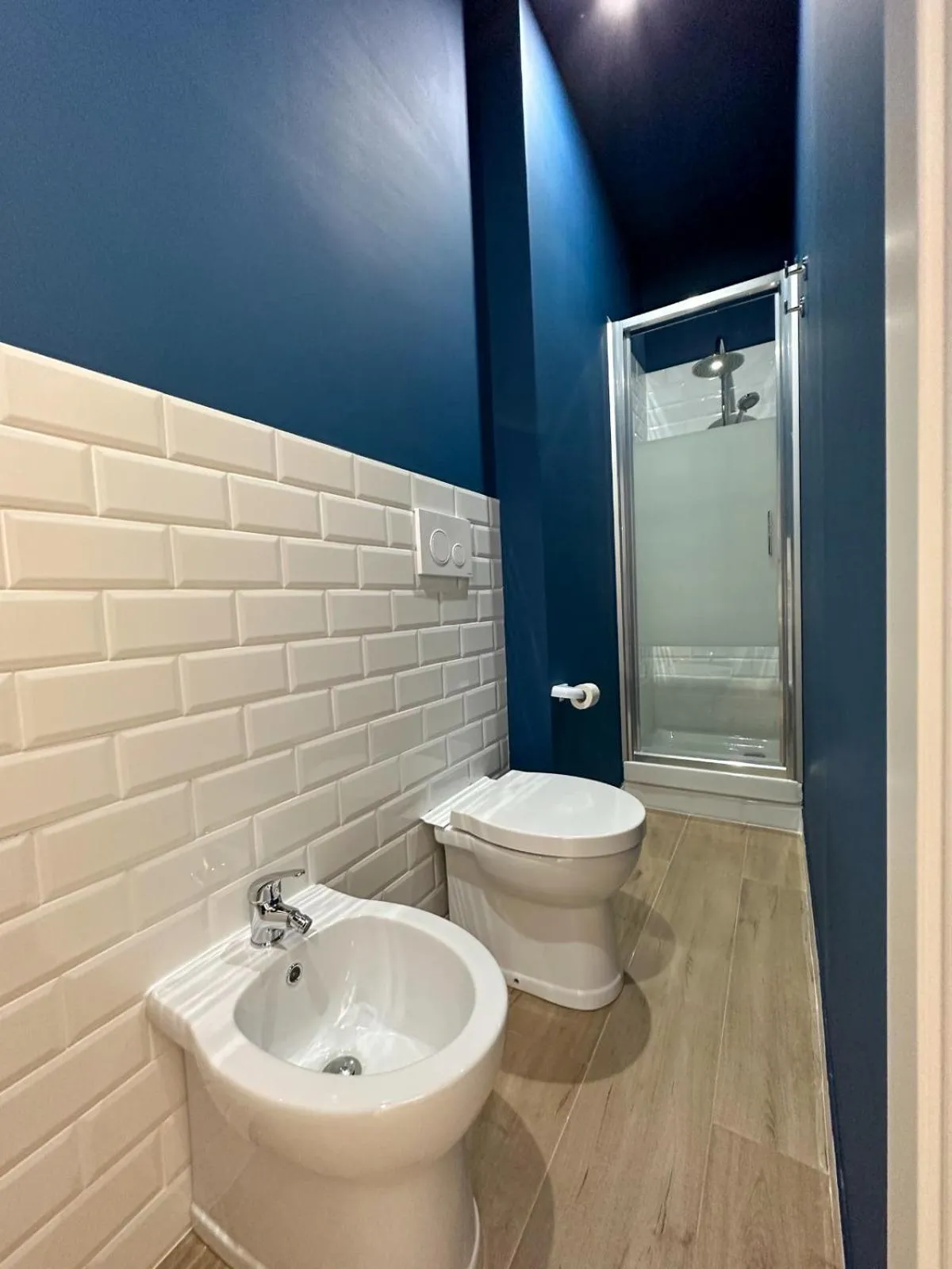 Shower in Central Perk