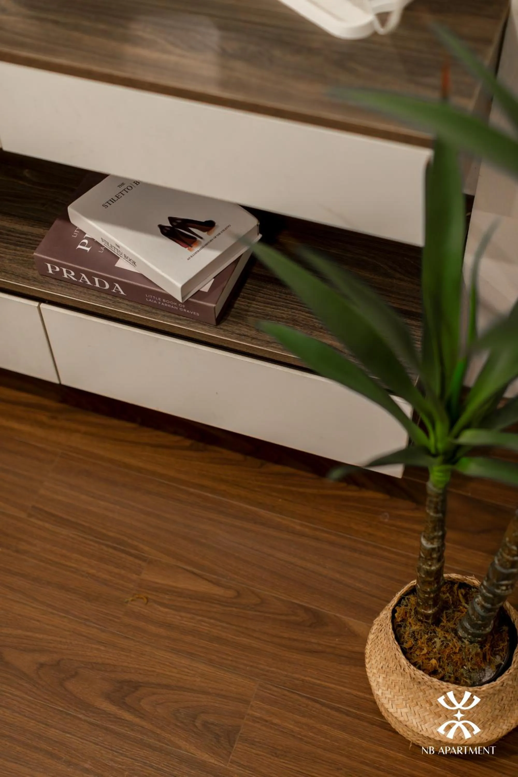 Library in NB APARTMENT - KIM MA