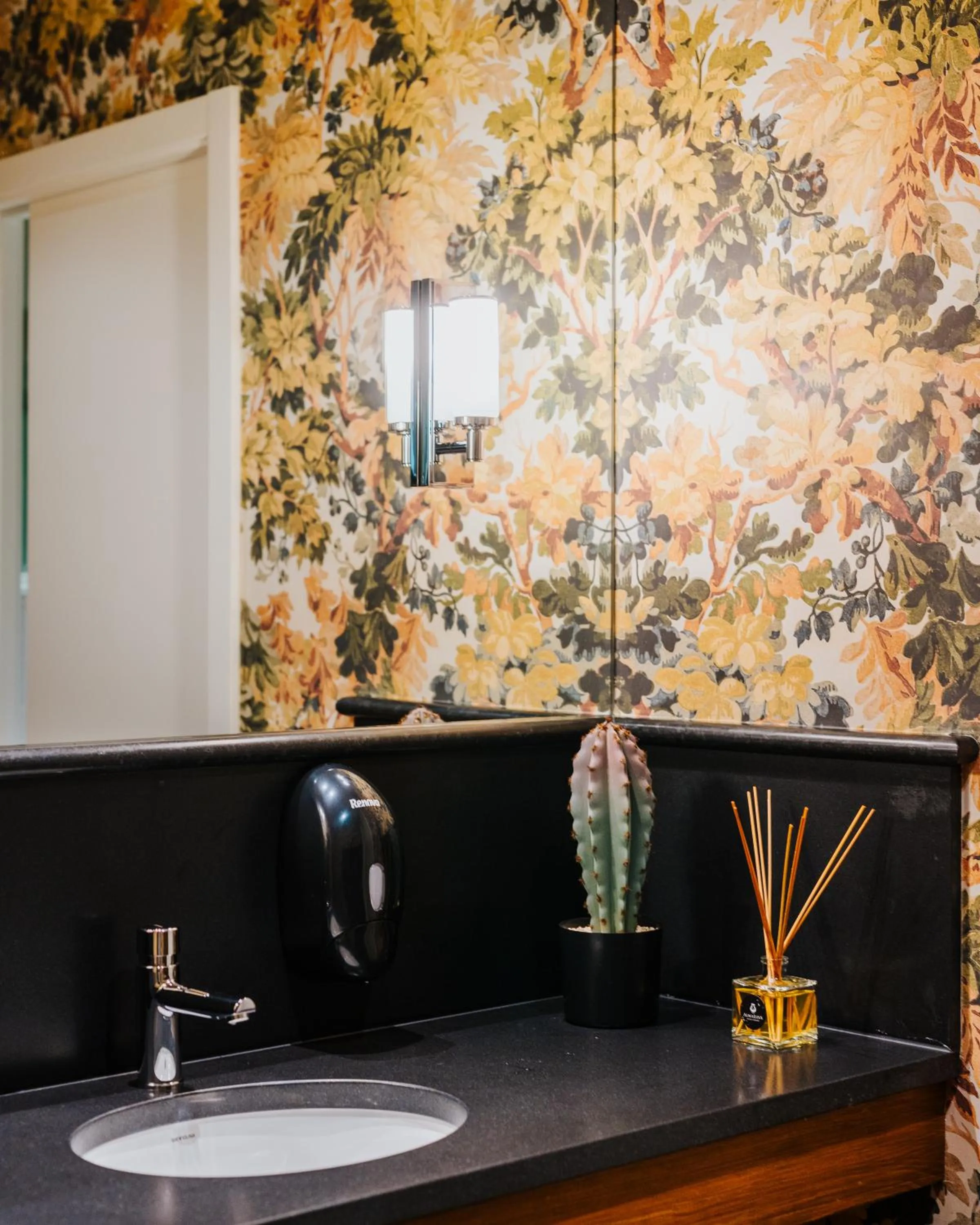 Bathroom in AlmaLusa Alfama