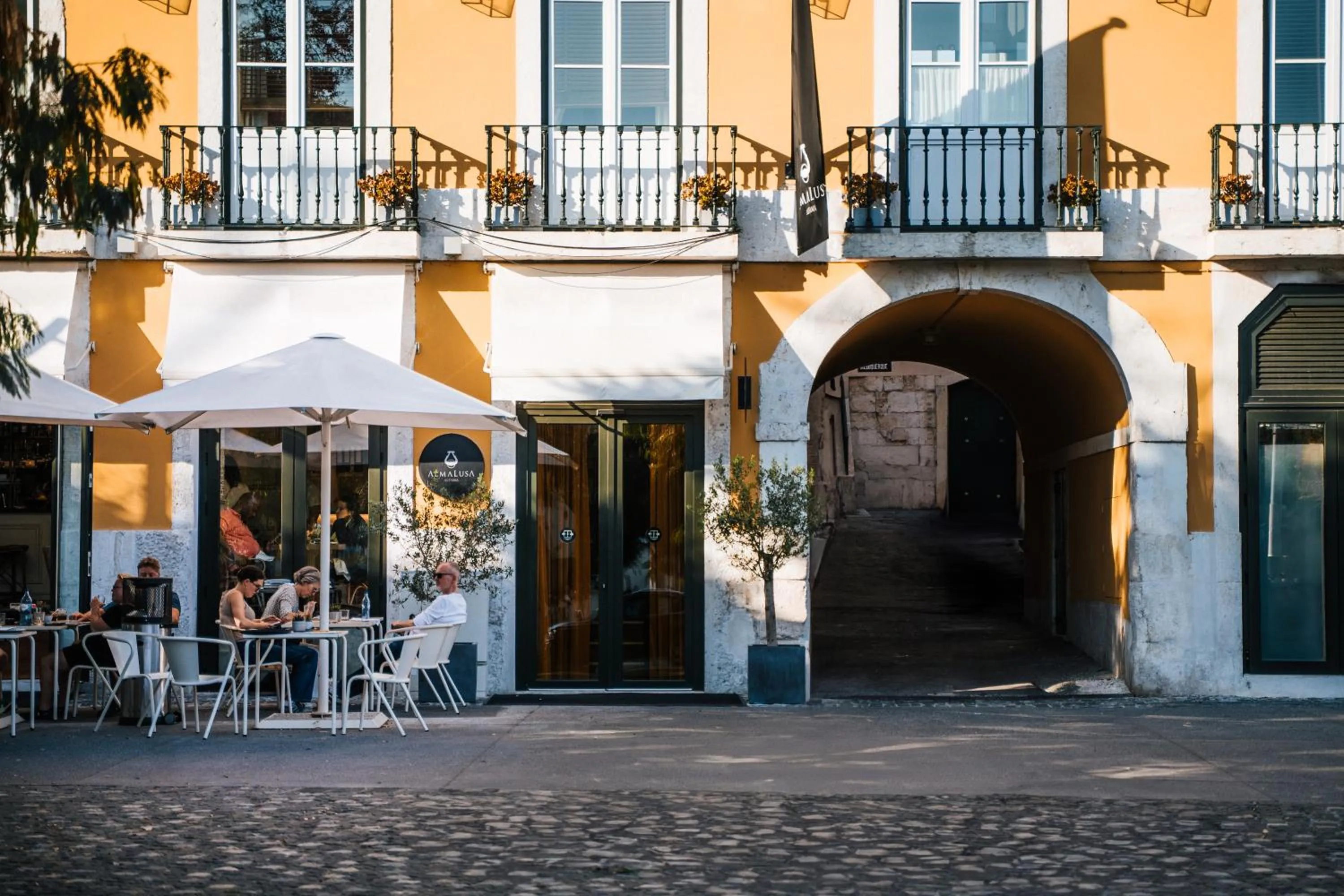 Facade/entrance in AlmaLusa Alfama