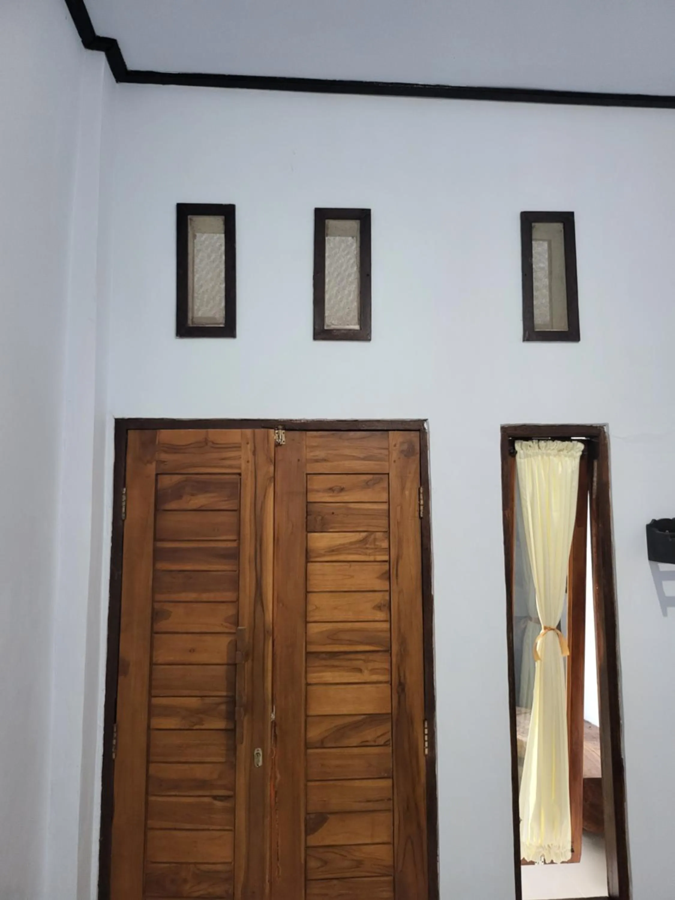 Property building in Exotic Backpackers