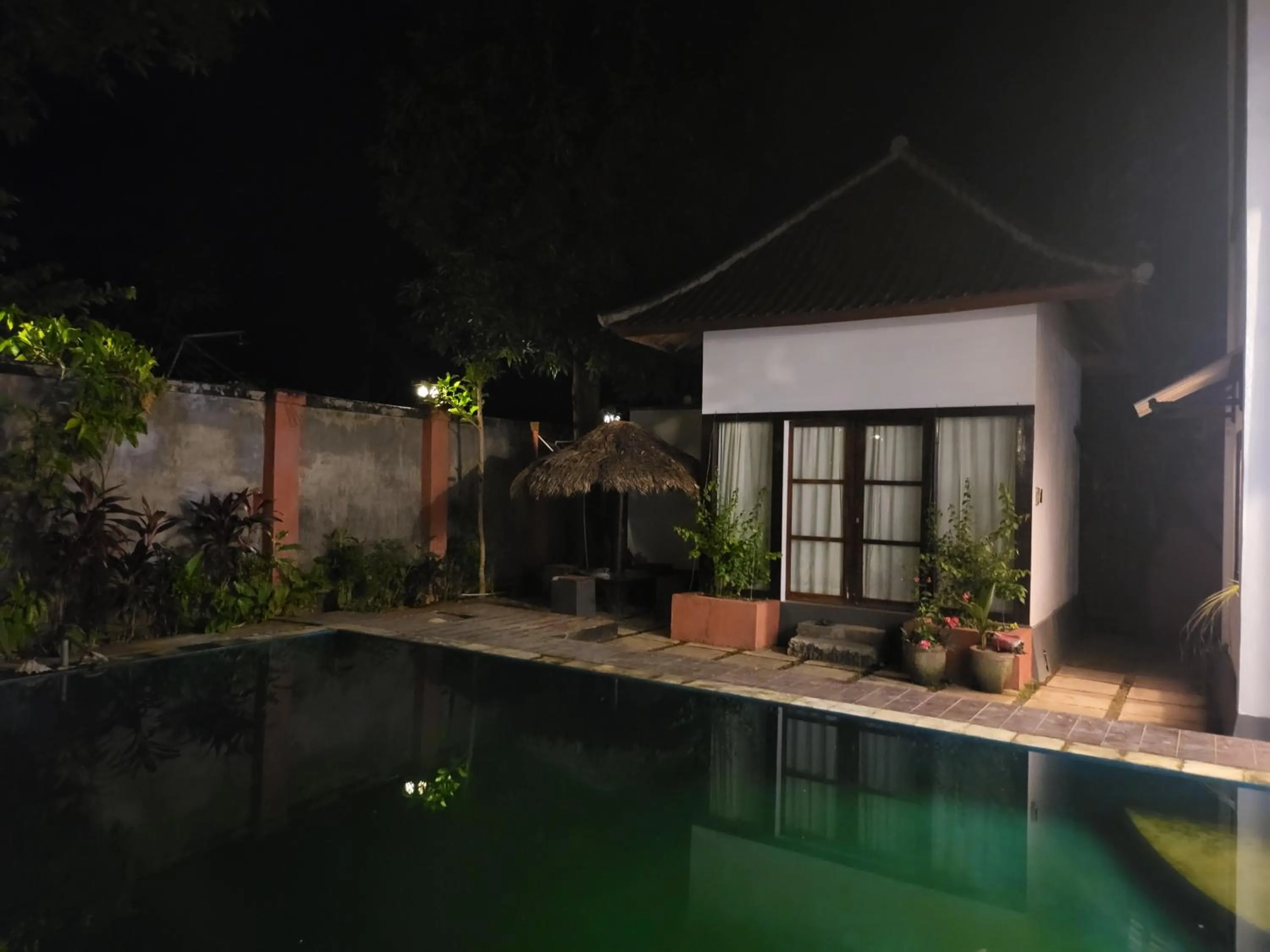 Property building in Exotic Backpackers