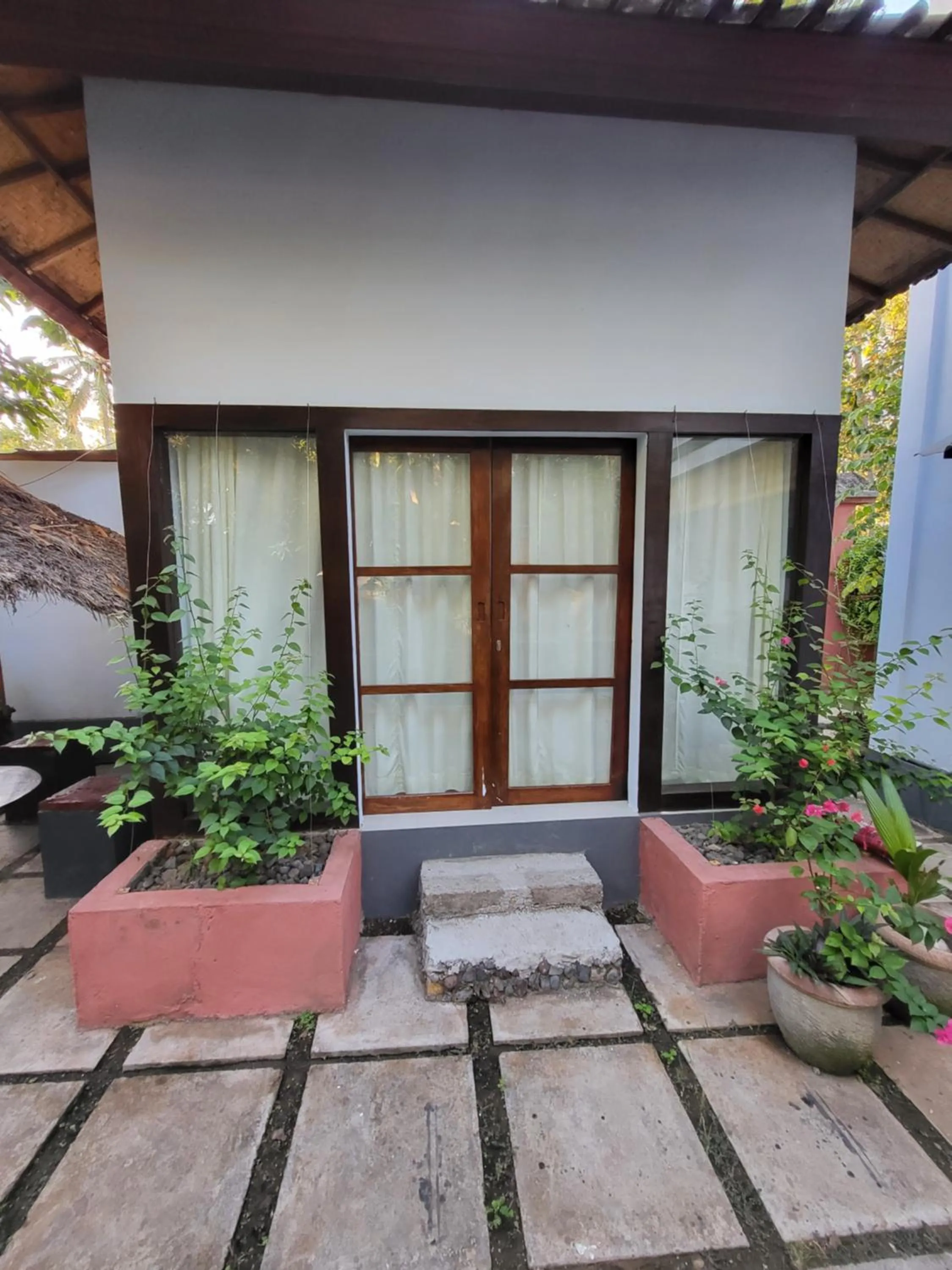 Property building in Exotic Backpackers