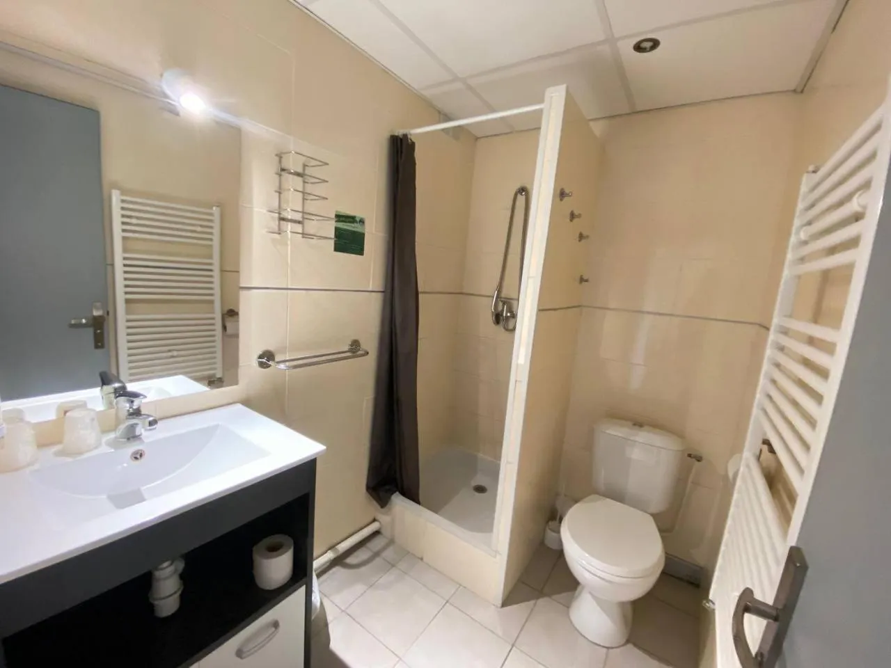 Bedroom in Hôtel L'Oustalet