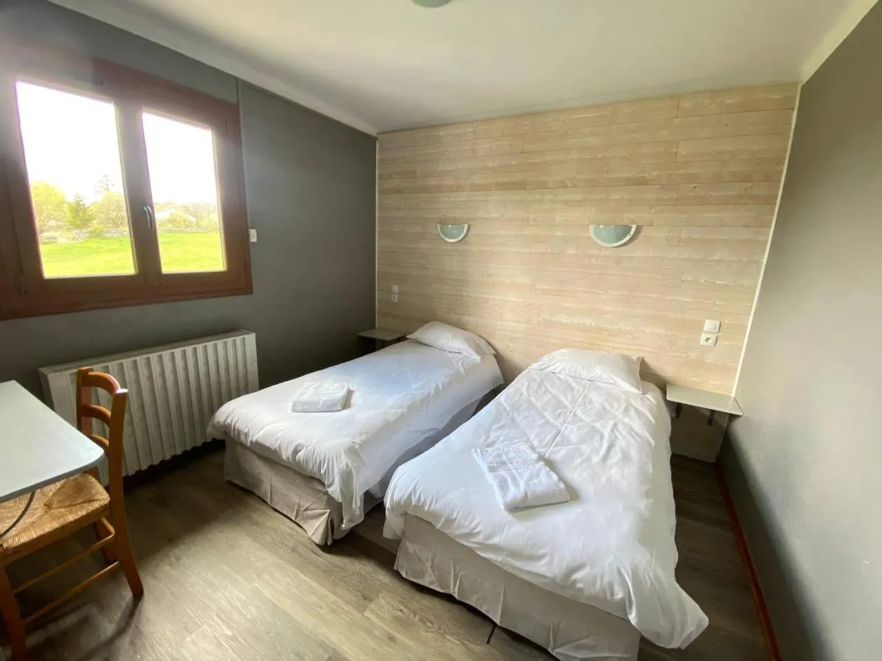 Bedroom, Bed in Hôtel L'Oustalet