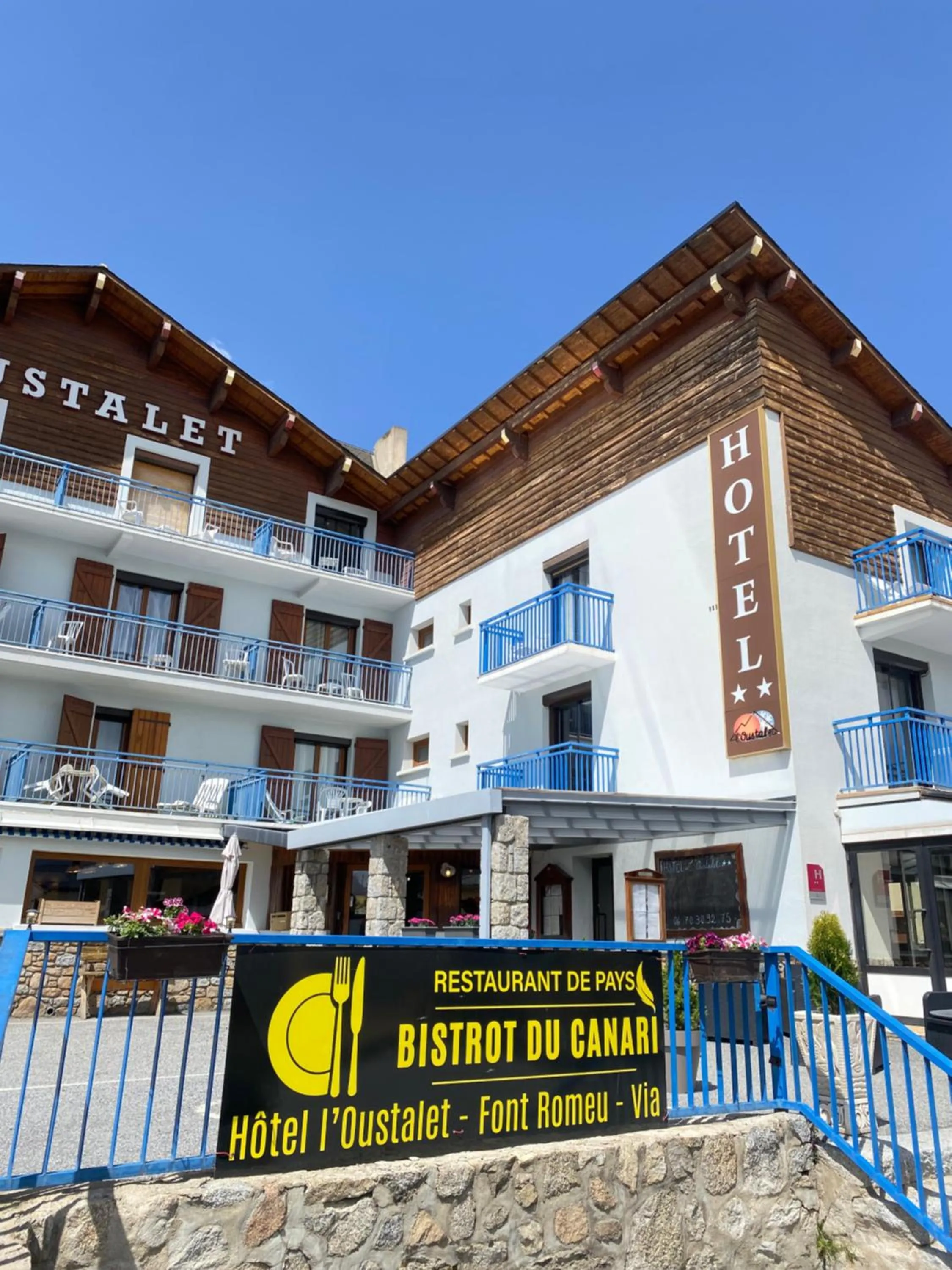 Property building in Hôtel L'Oustalet