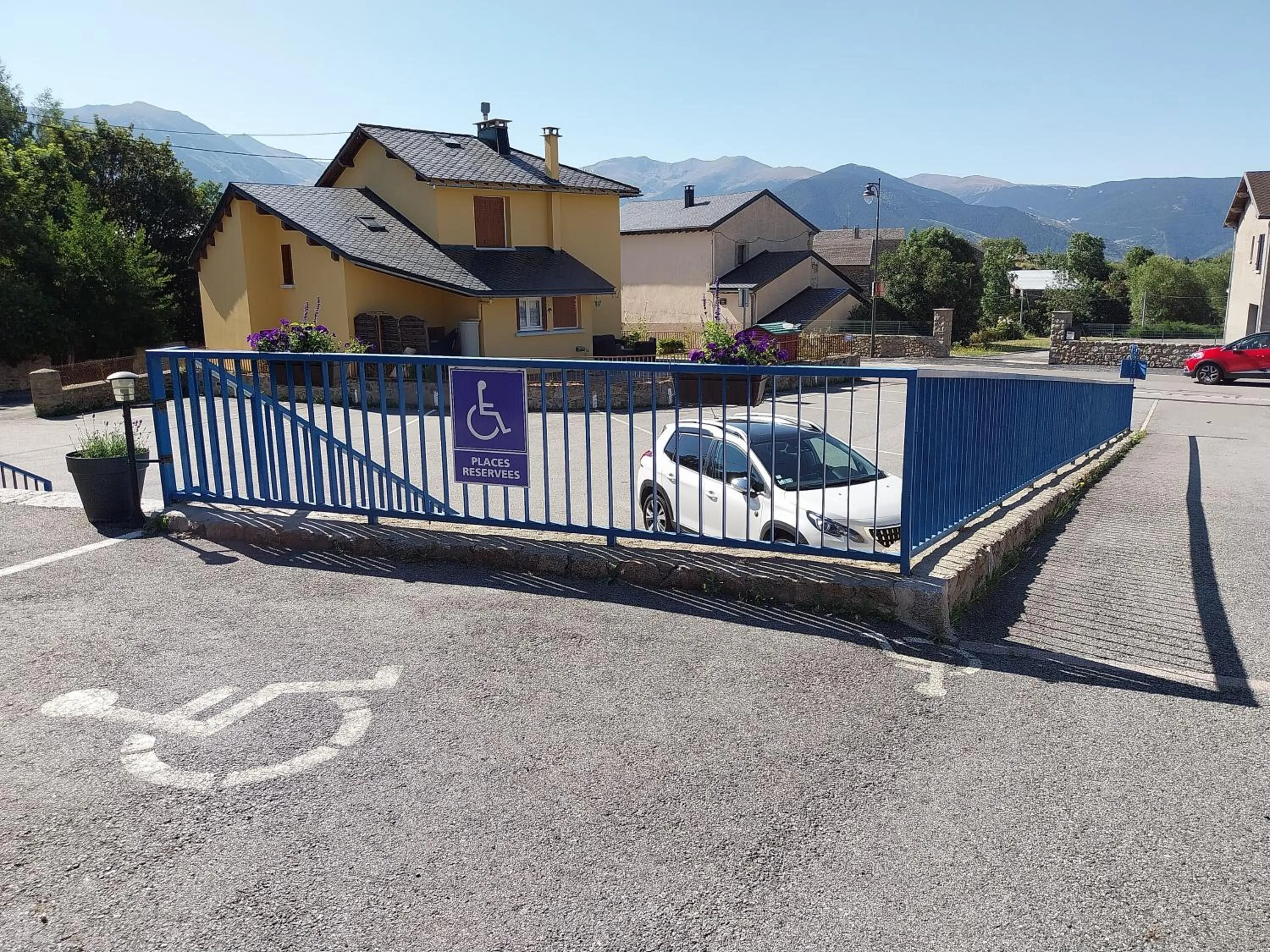 Neighbourhood in Hôtel L'Oustalet