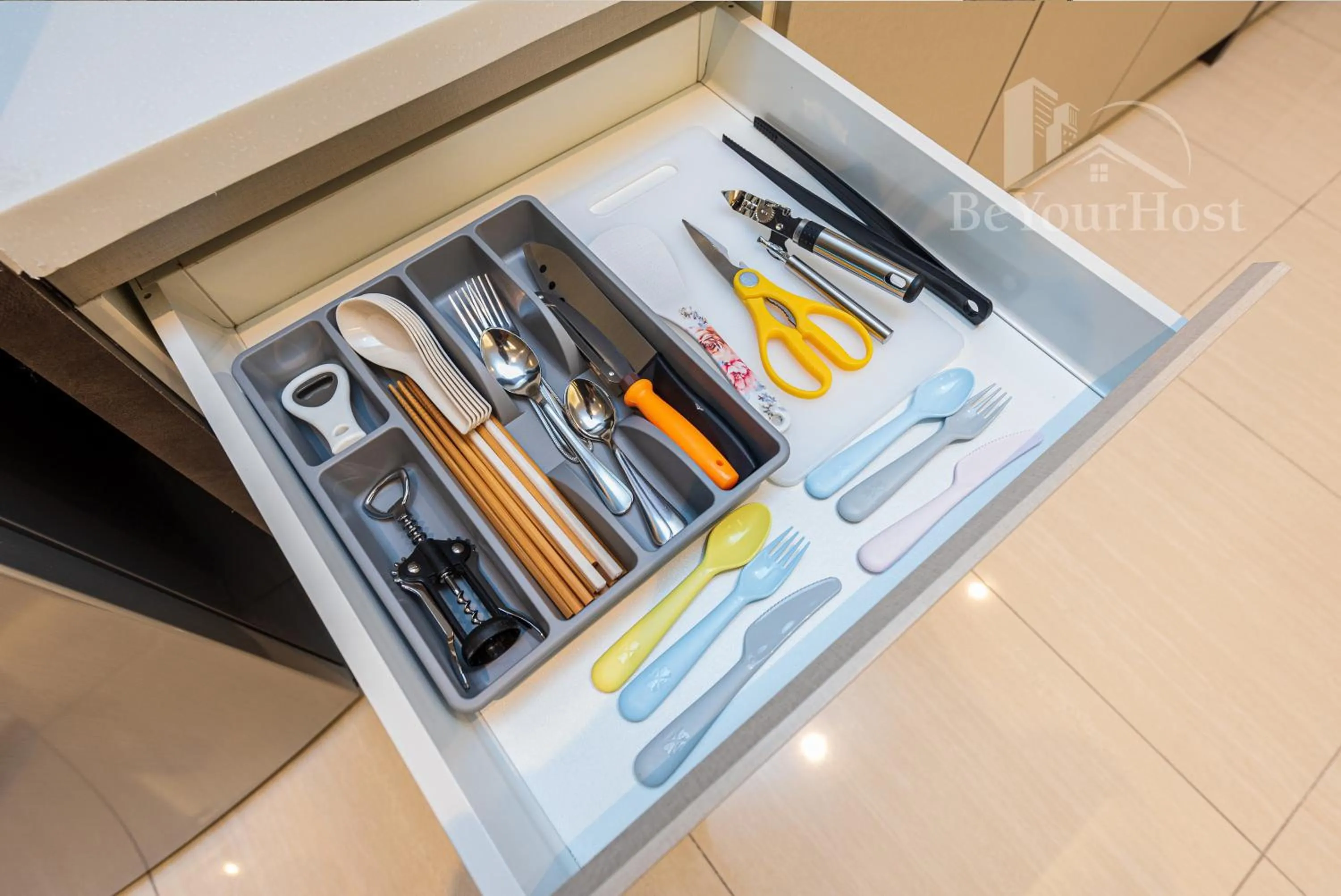 Kitchen or kitchenette in Dorsett Residences Sri Hartamas (Kuala Lumpur)