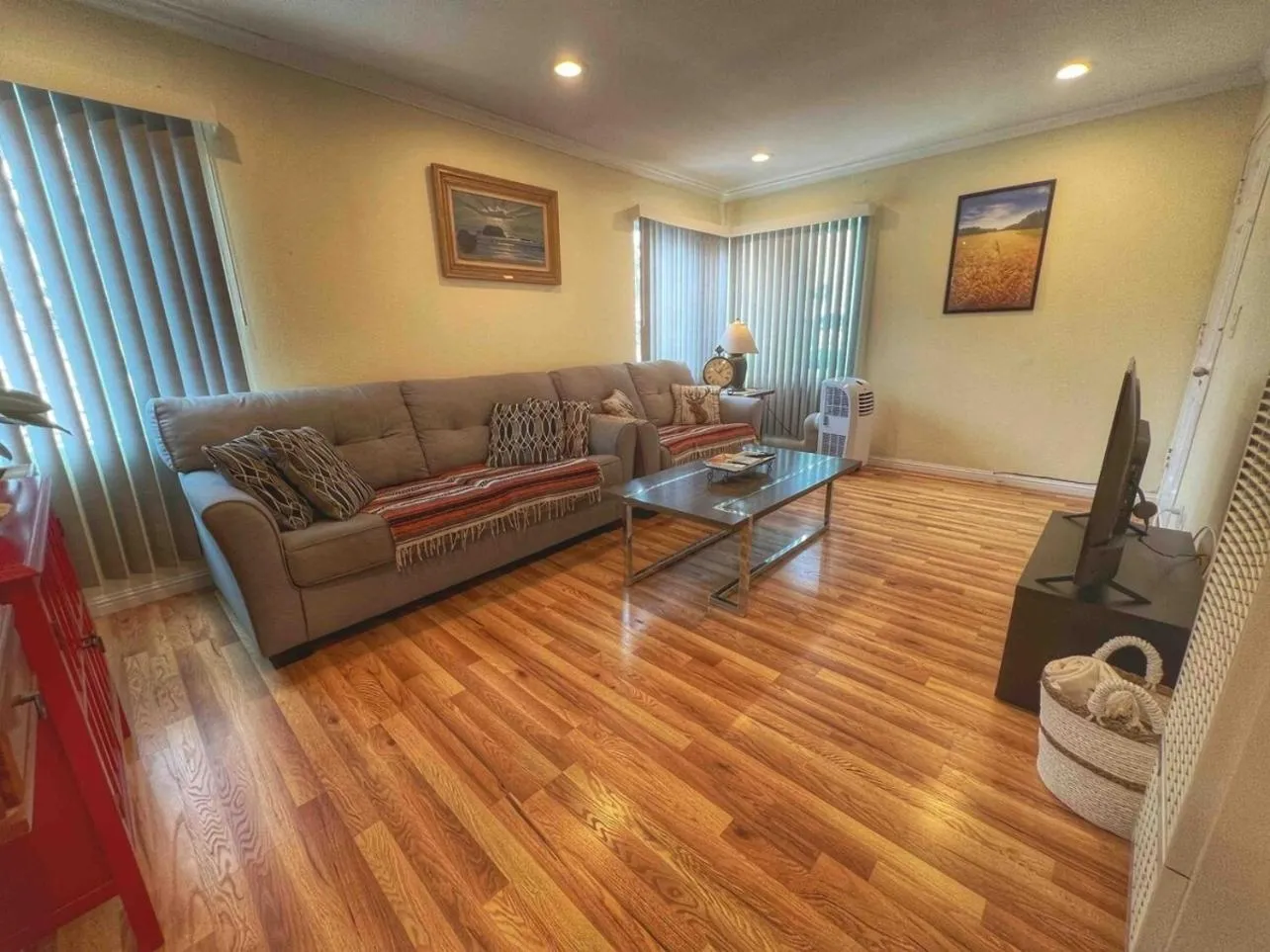 Pacific Beach Getaway Blocks From the Beach