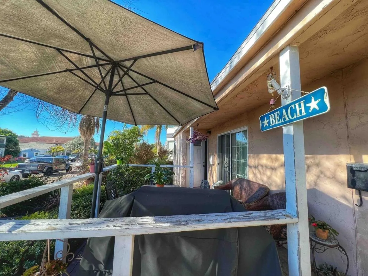 Pacific Beach Getaway Blocks From the Beach