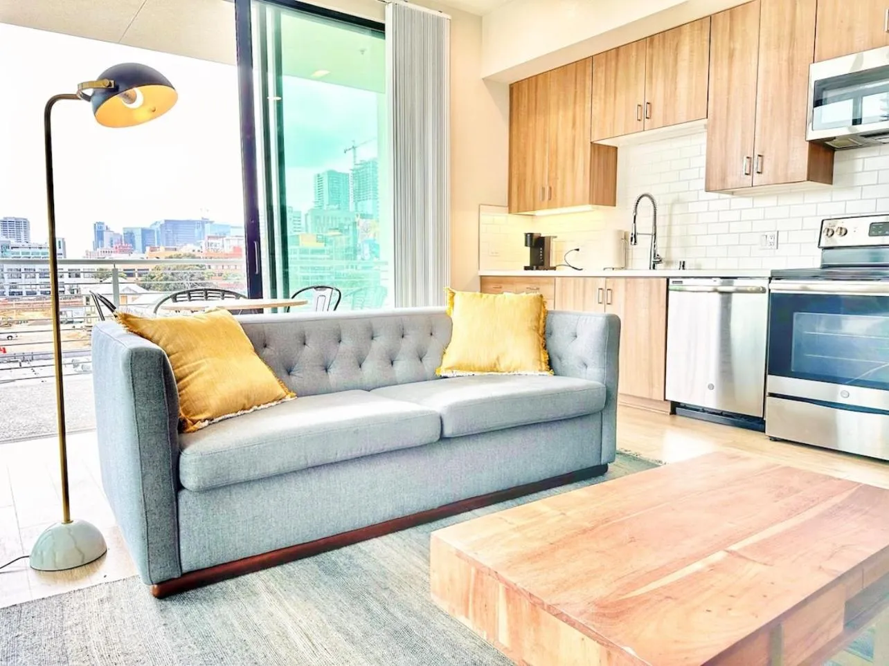 One Bedroom Apartment Wbalcony And City Views!