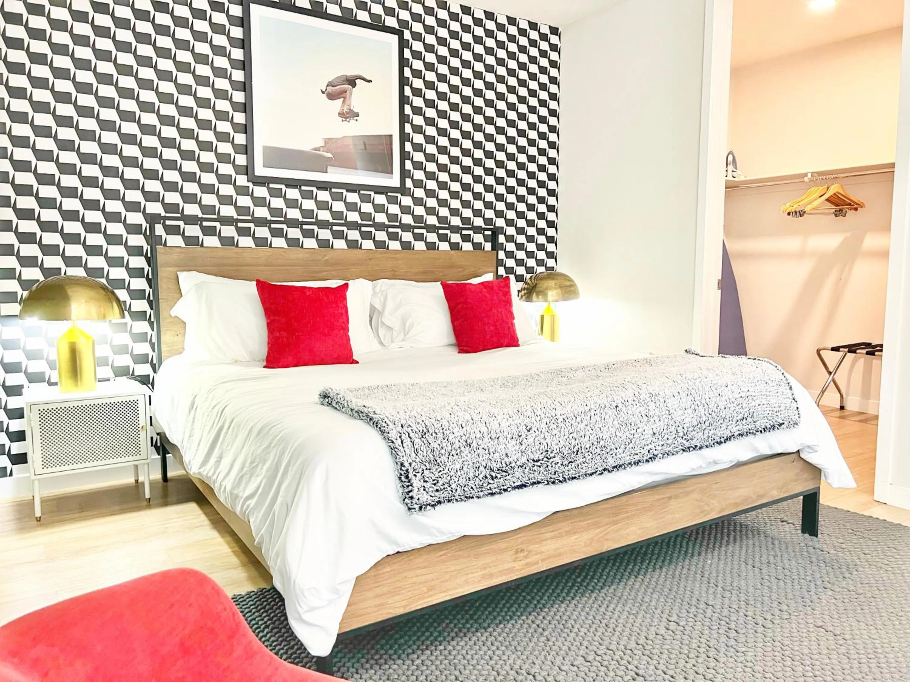 Bed in Hidden Gem Apartment in Downtown