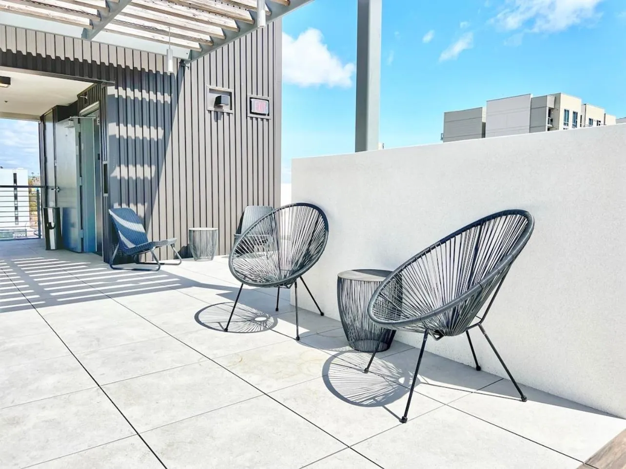 Beautiful One Bedroom Apartment With View Of City