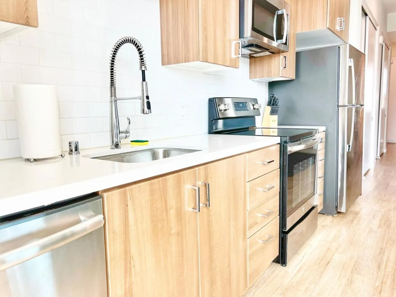 Beautiful One Bedroom Apartment With View Of City