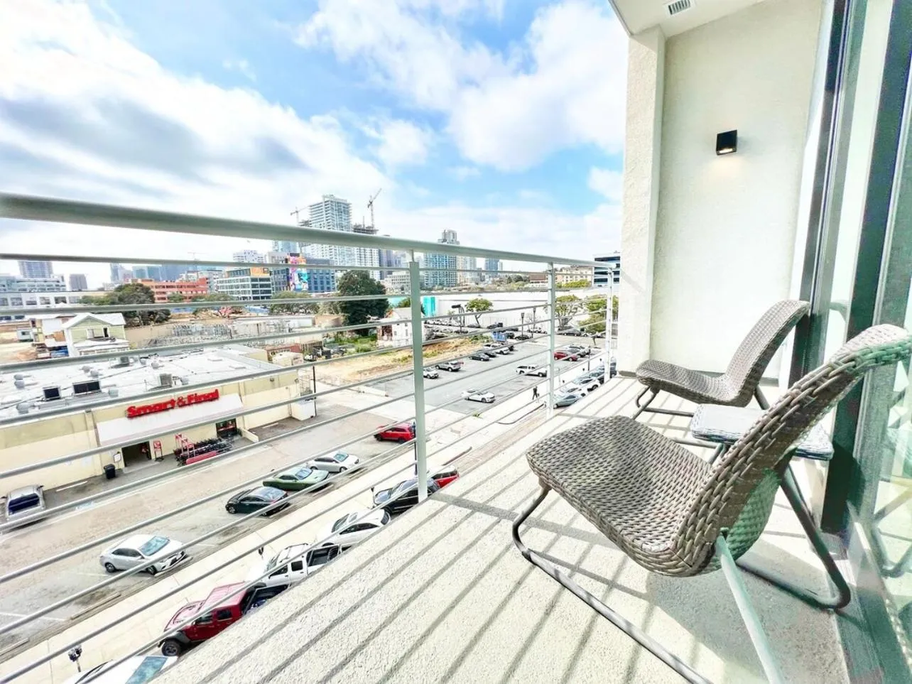 San Diego Skyline - Downtown Apartment