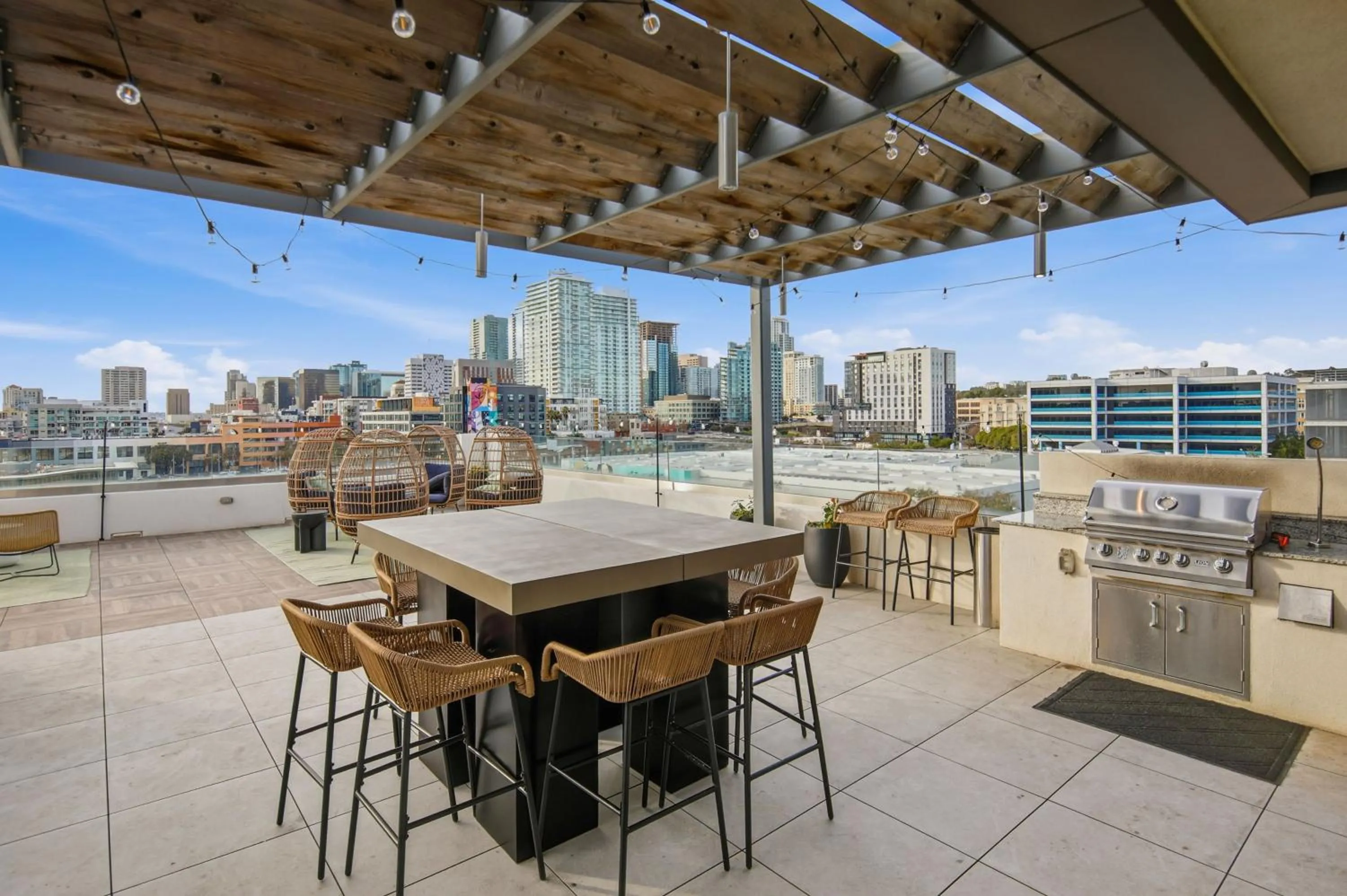 San Diego Skyline - Downtown Apartment