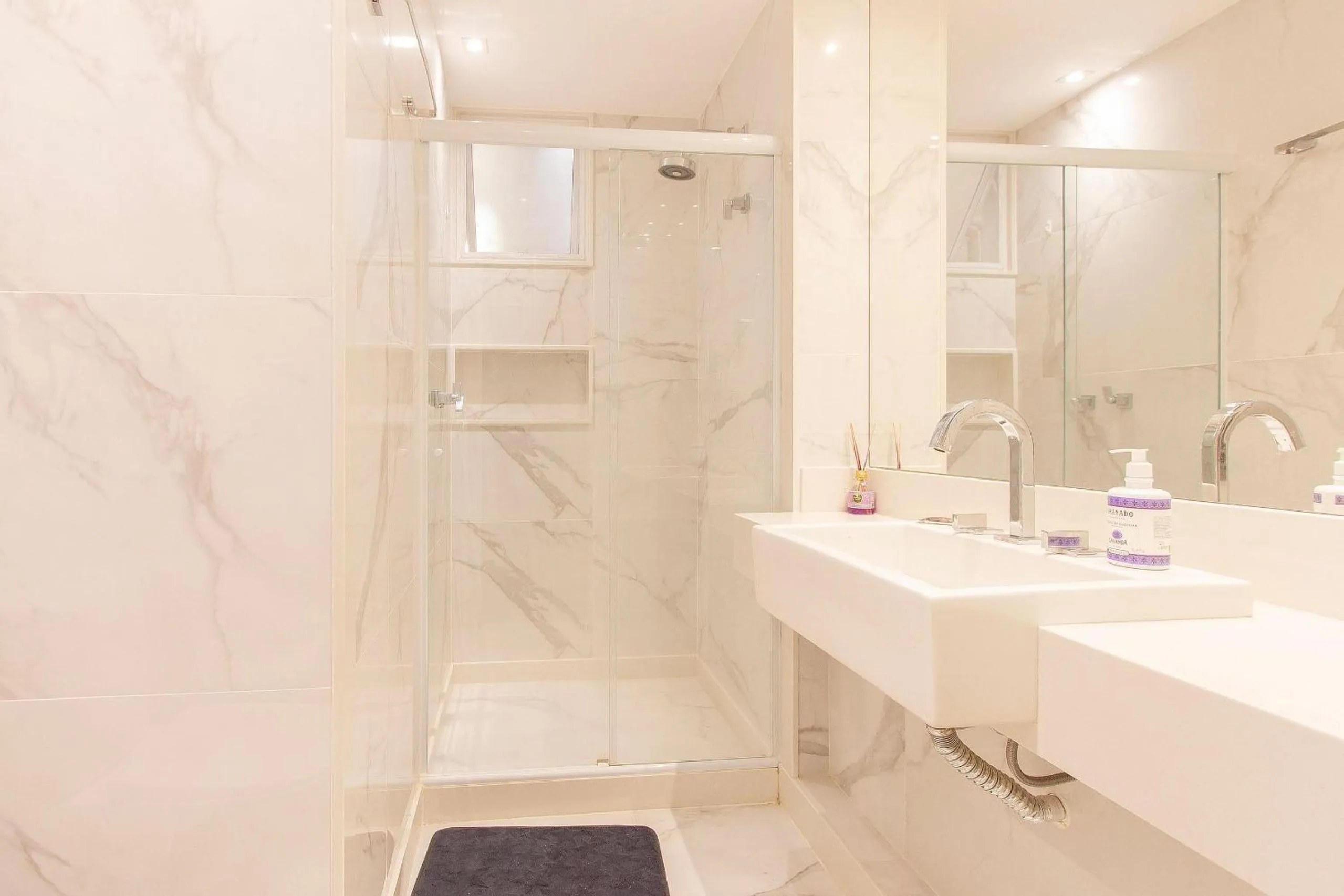 Shower in Praia e Conforto em Ipanema!