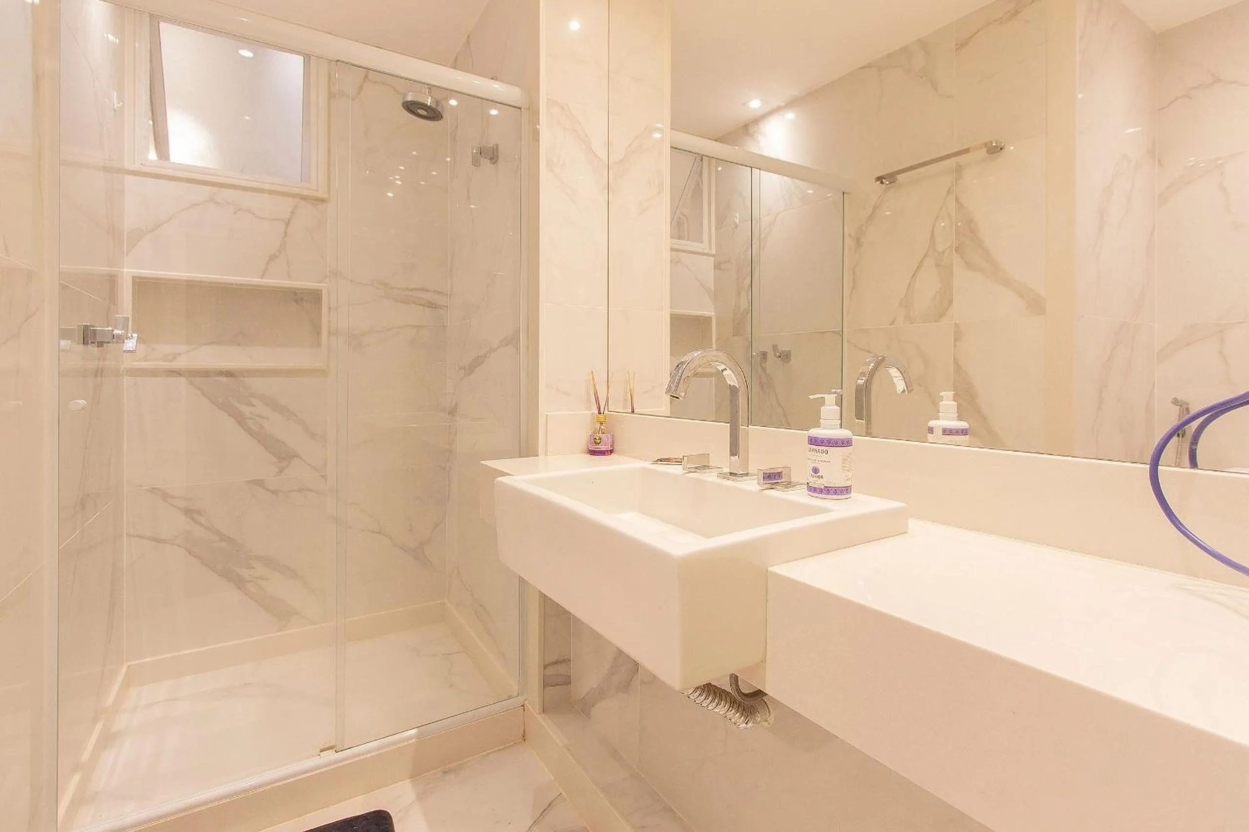 Shower in Praia e Conforto em Ipanema!