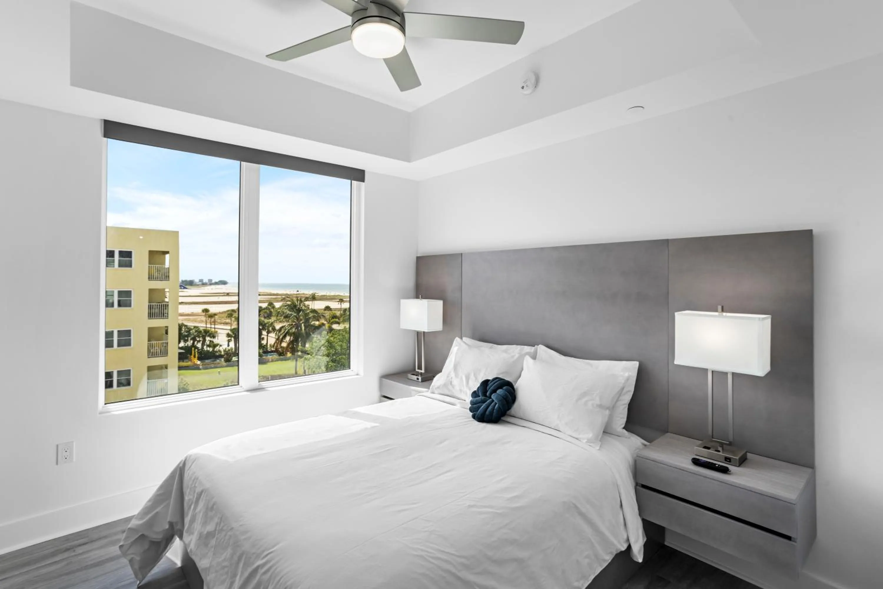 Bedroom, Bed in Ocean Club Treasure Island Hotel