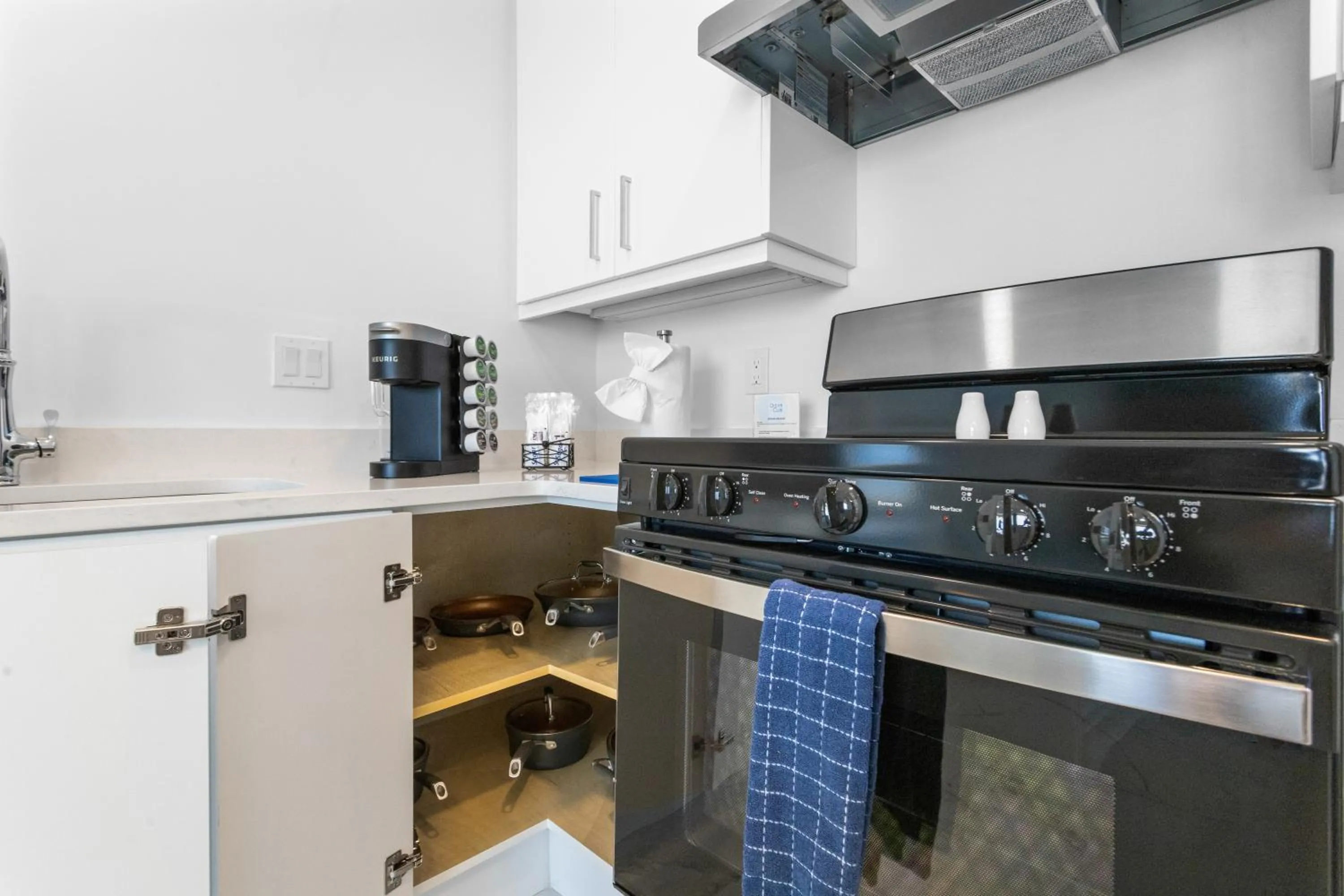 Coffee/tea facilities in Ocean Club Treasure Island Hotel