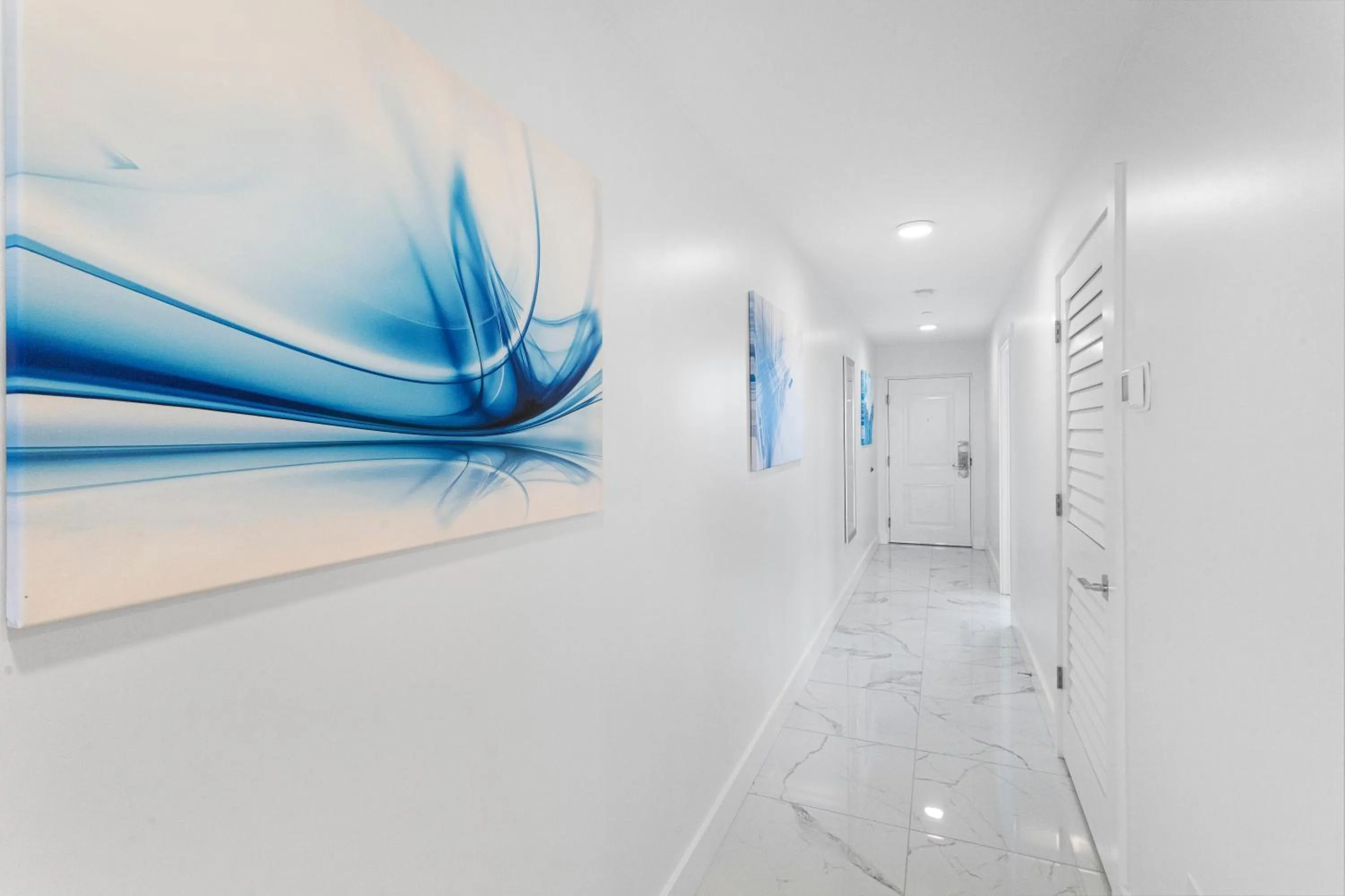 Facade/entrance in Ocean Club Treasure Island Hotel