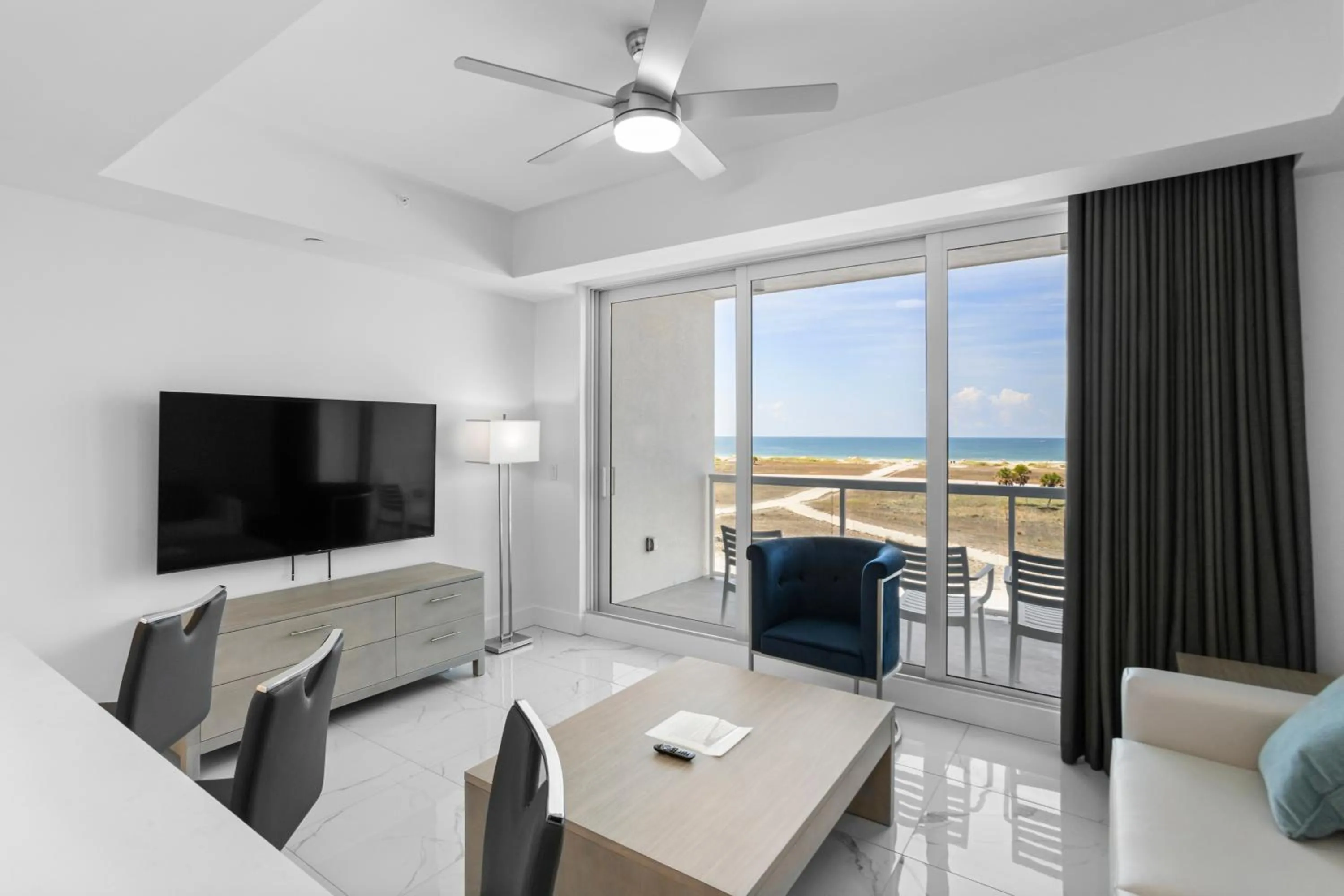 Balcony/Terrace in Ocean Club Treasure Island Hotel