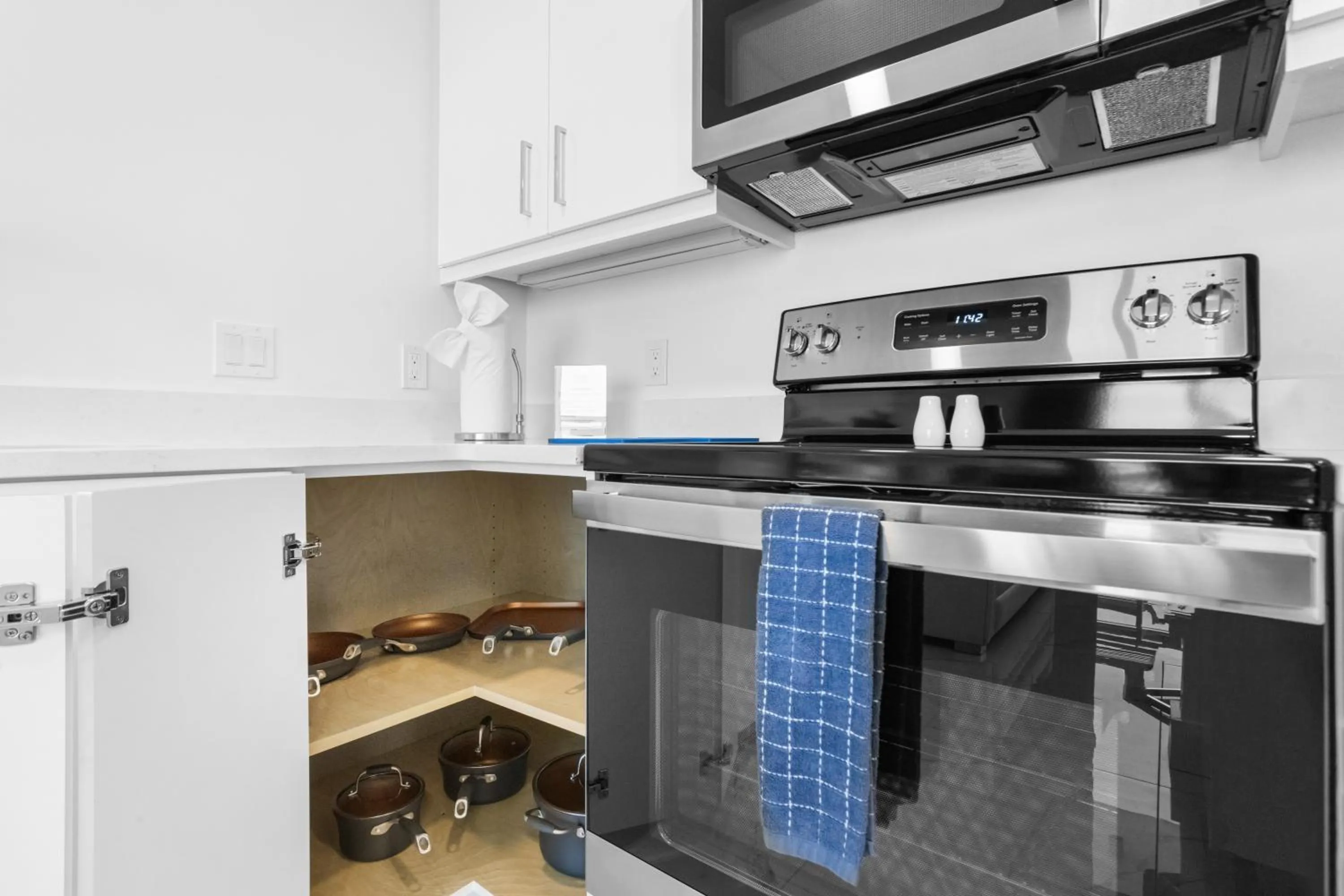 Kitchen or kitchenette in Ocean Club Treasure Island Hotel