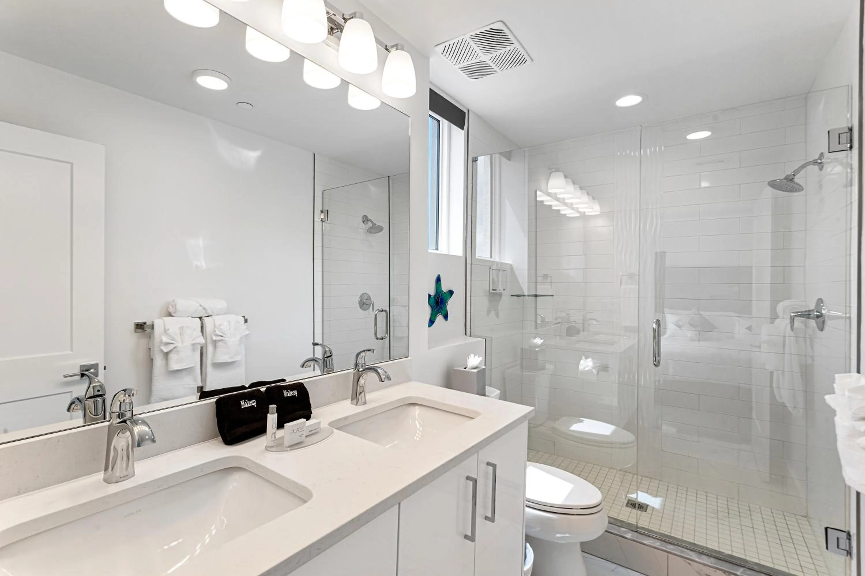 Shower in Ocean Club Treasure Island Hotel