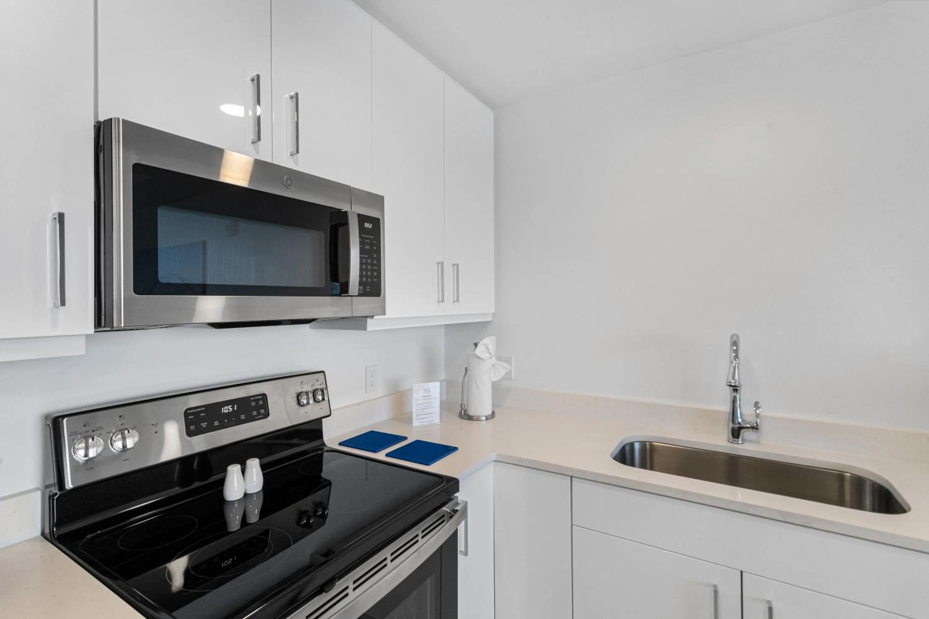 Kitchen or kitchenette in Ocean Club Treasure Island Hotel