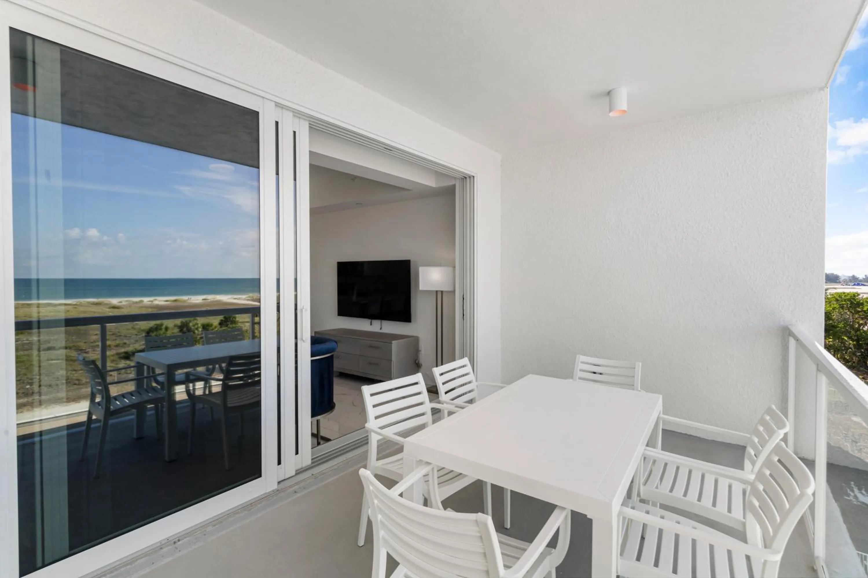 Balcony/Terrace in Ocean Club Treasure Island Hotel