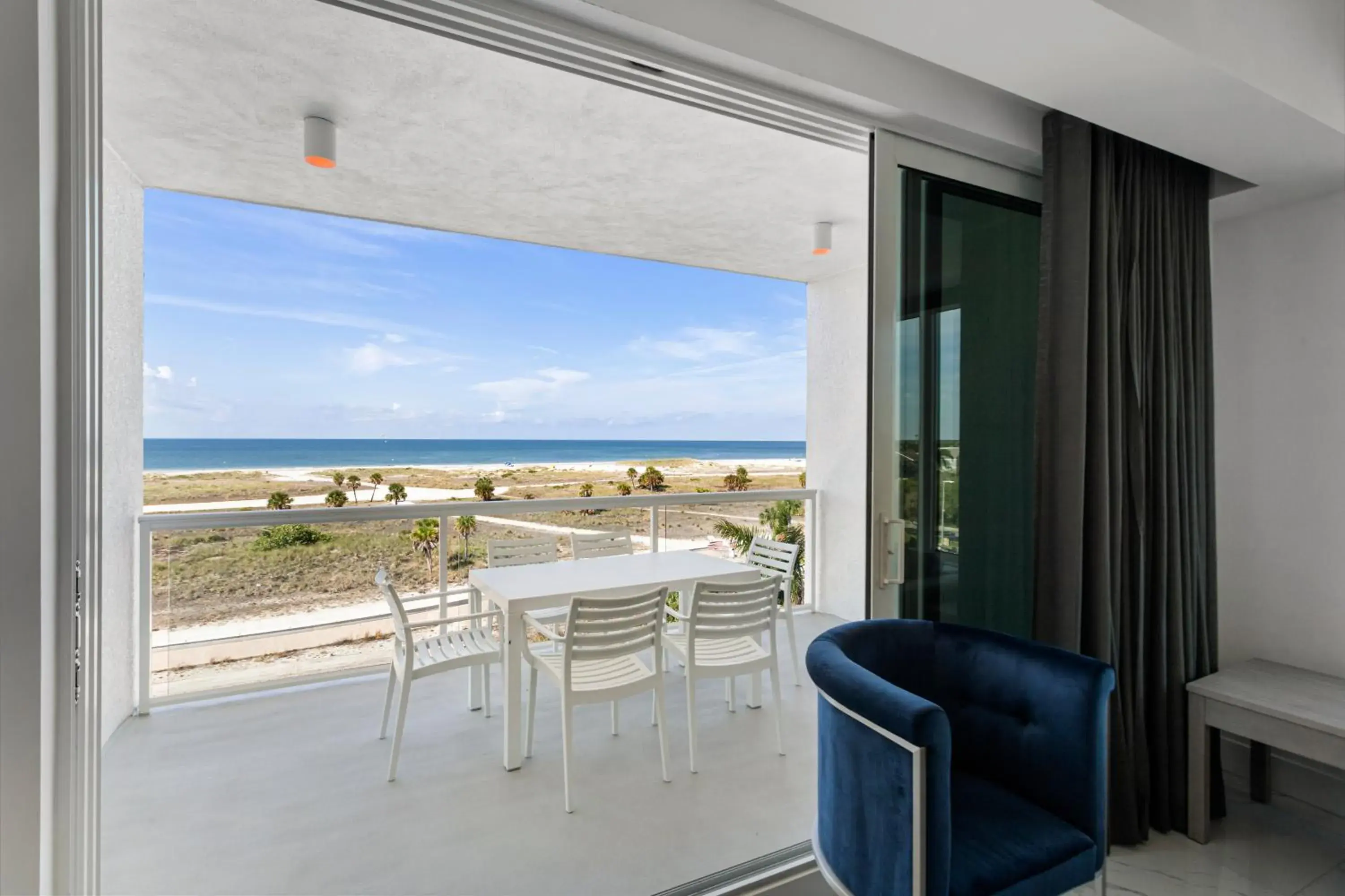 Suite with Sea View in Ocean Club Treasure Island Hotel Suite with Sea View in Ocean Club Treasure Island Hotel