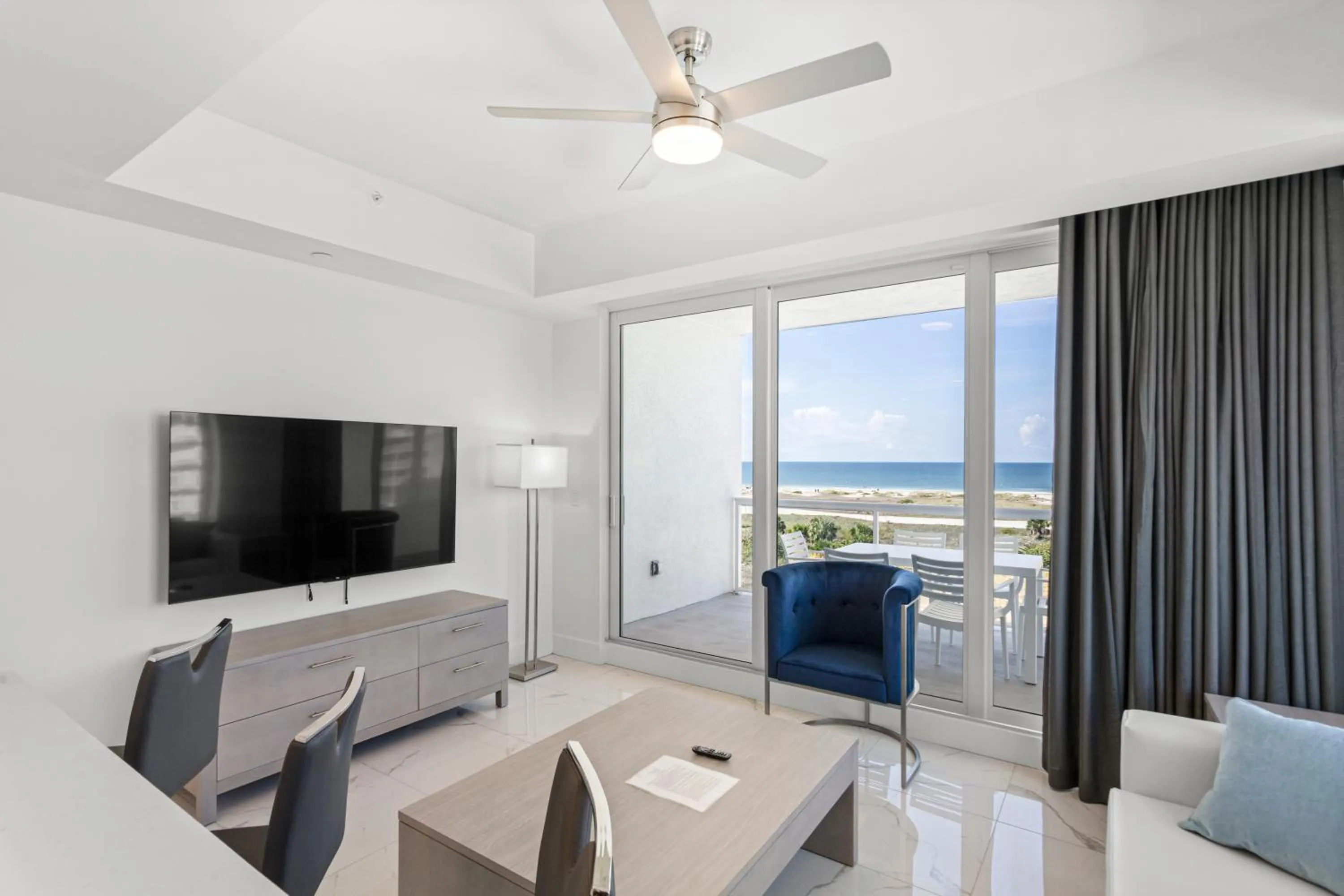 Living room in Ocean Club Treasure Island Hotel