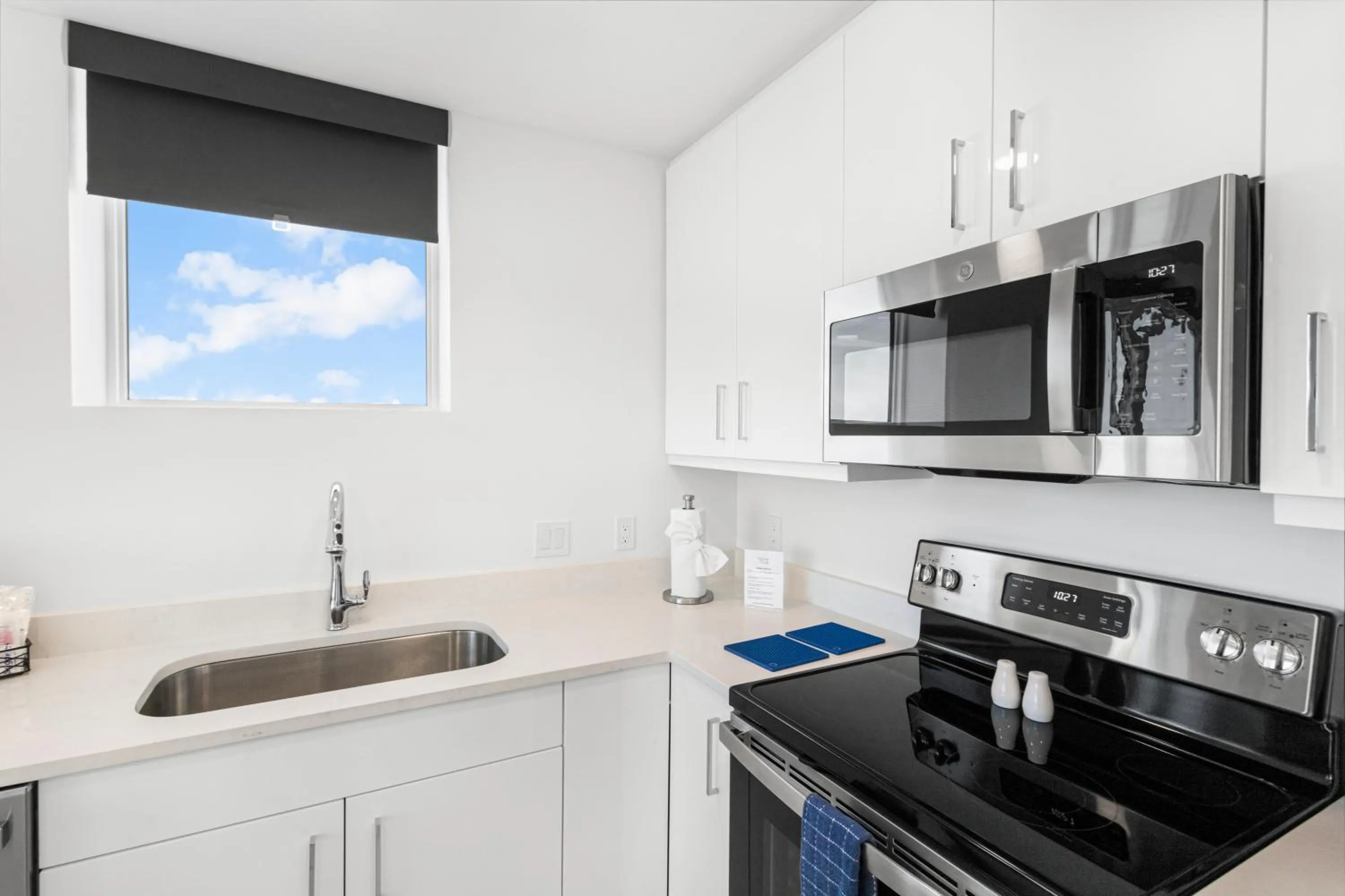 Kitchen or kitchenette in Ocean Club Treasure Island Hotel