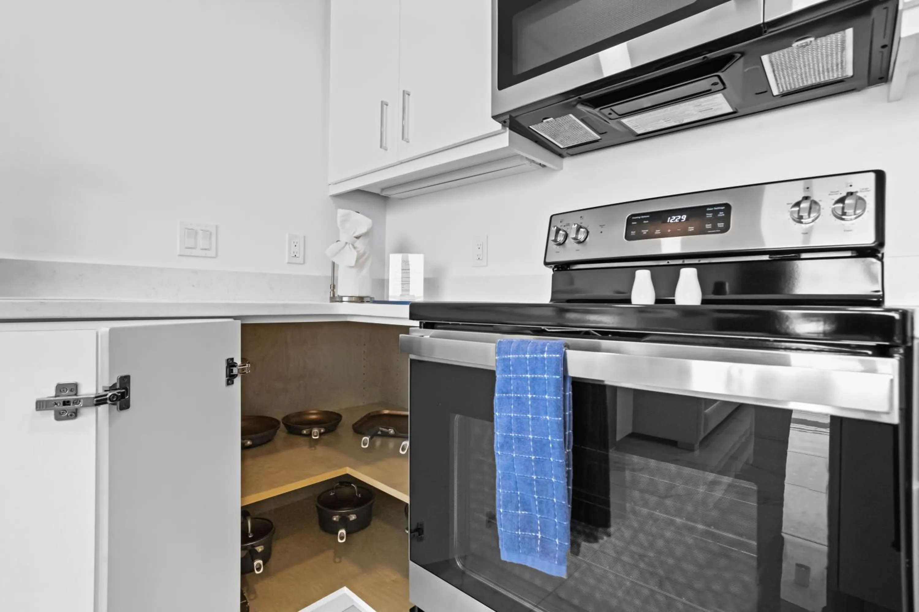 Kitchen or kitchenette in Ocean Club Treasure Island Hotel