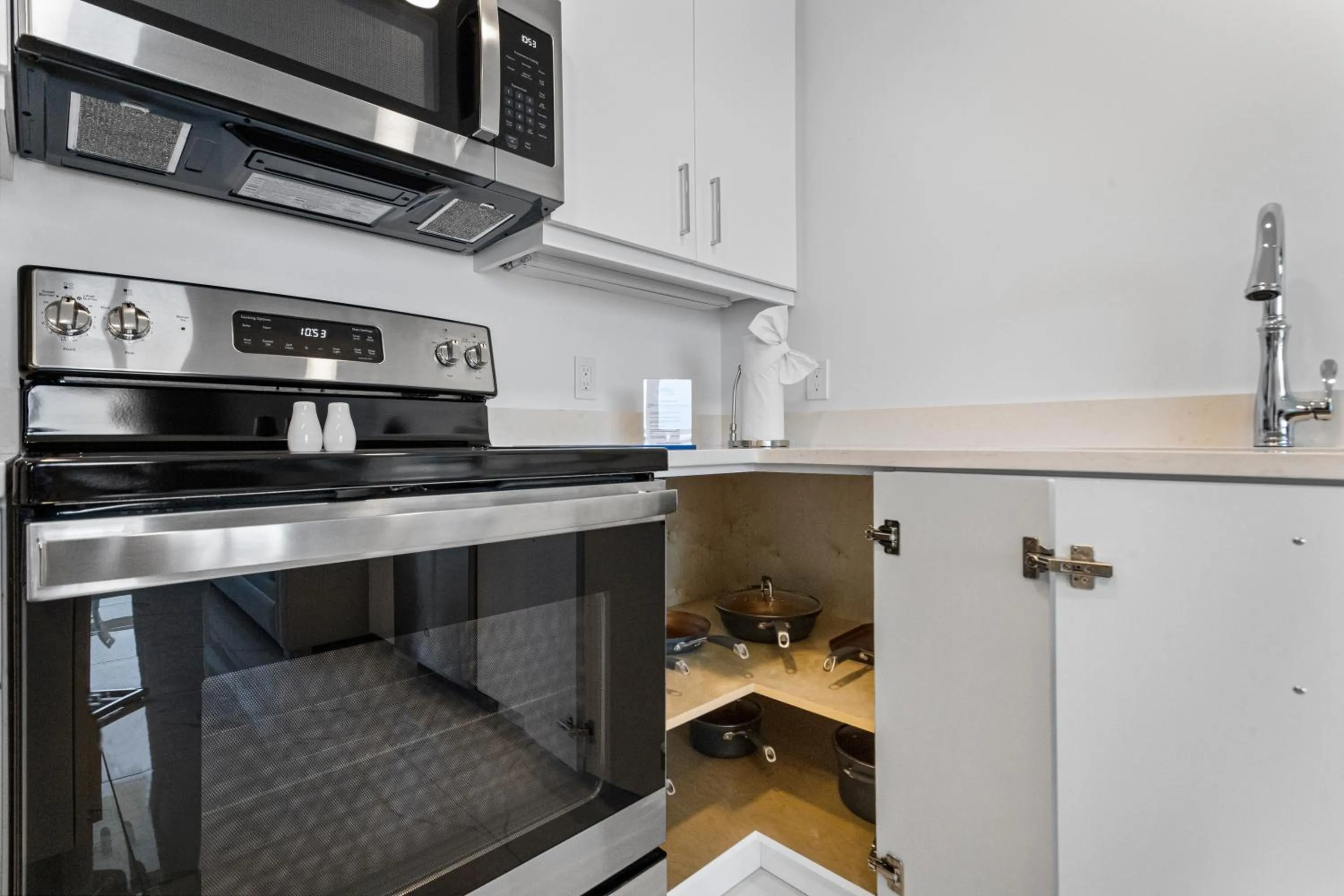 Kitchen or kitchenette in Ocean Club Treasure Island Hotel