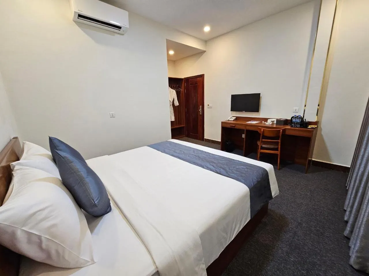 Bedroom, Bed in Nimith Hotel & Restaurant