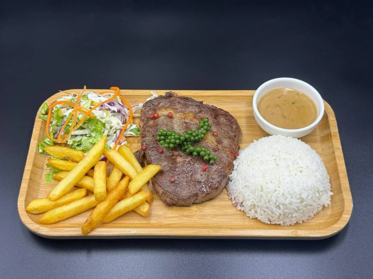 Restaurant/places to eat in Nimith Hotel & Restaurant