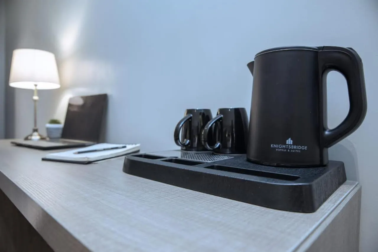 Knightsbridge Hotel & Suites