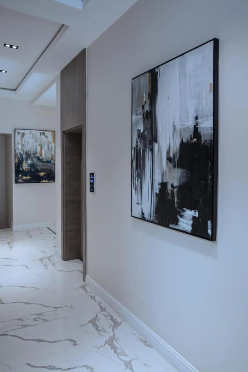 Knightsbridge Hotel & Suites