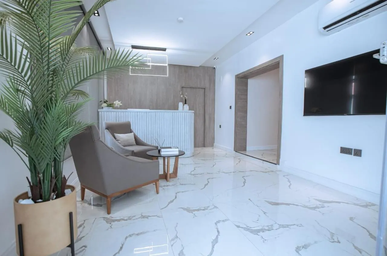 Knightsbridge Hotel & Suites