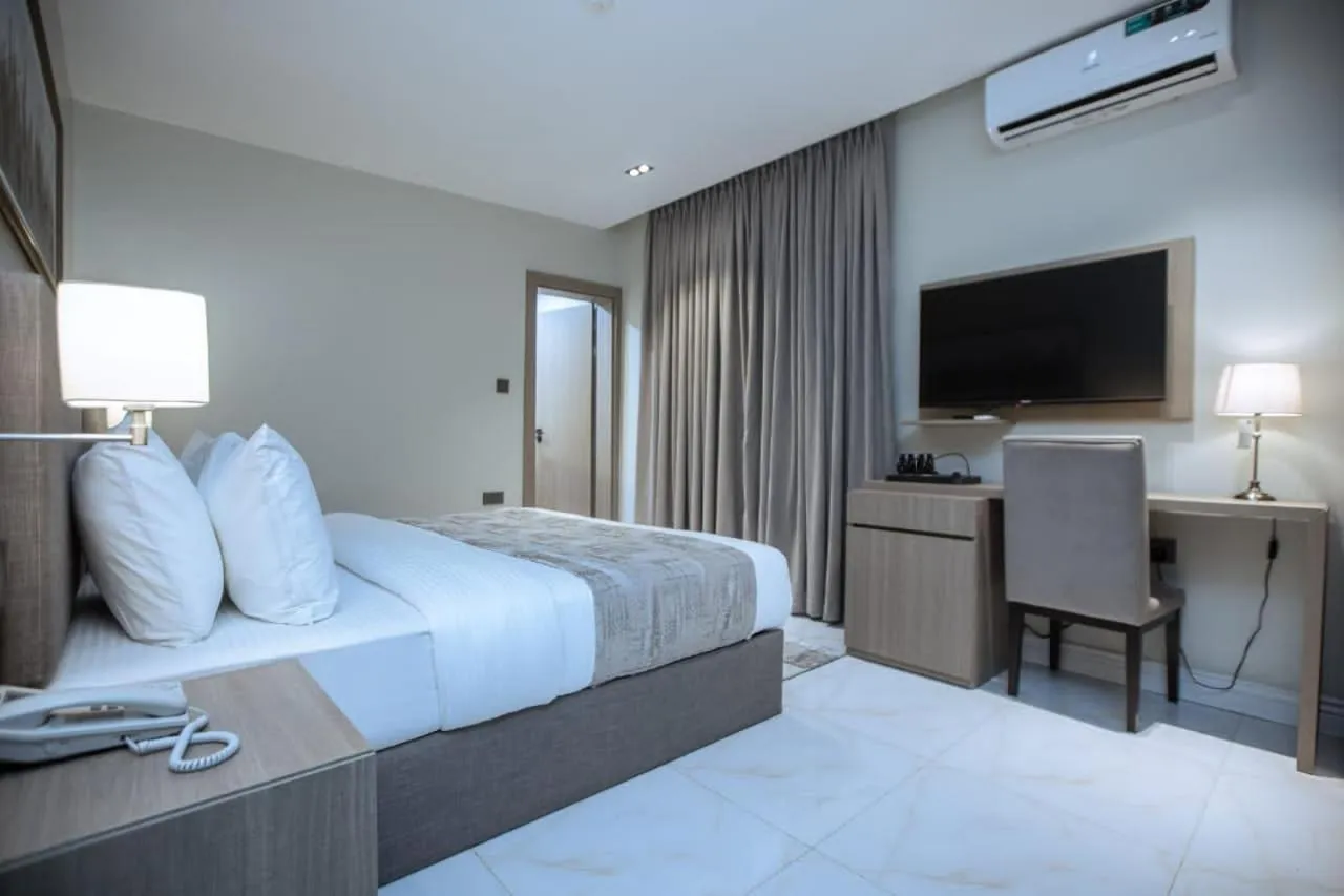 Bed in Knightsbridge Hotel & Suites