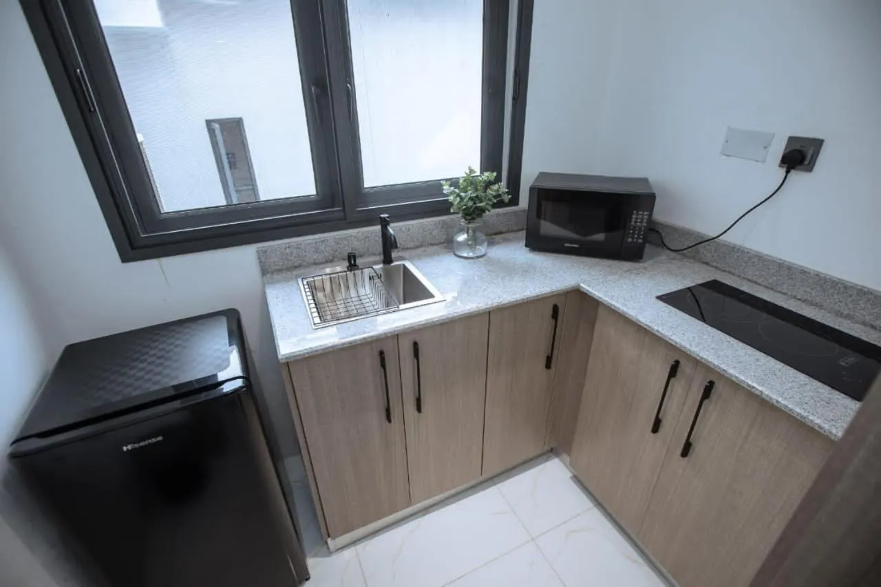 Knightsbridge Hotel & Suites