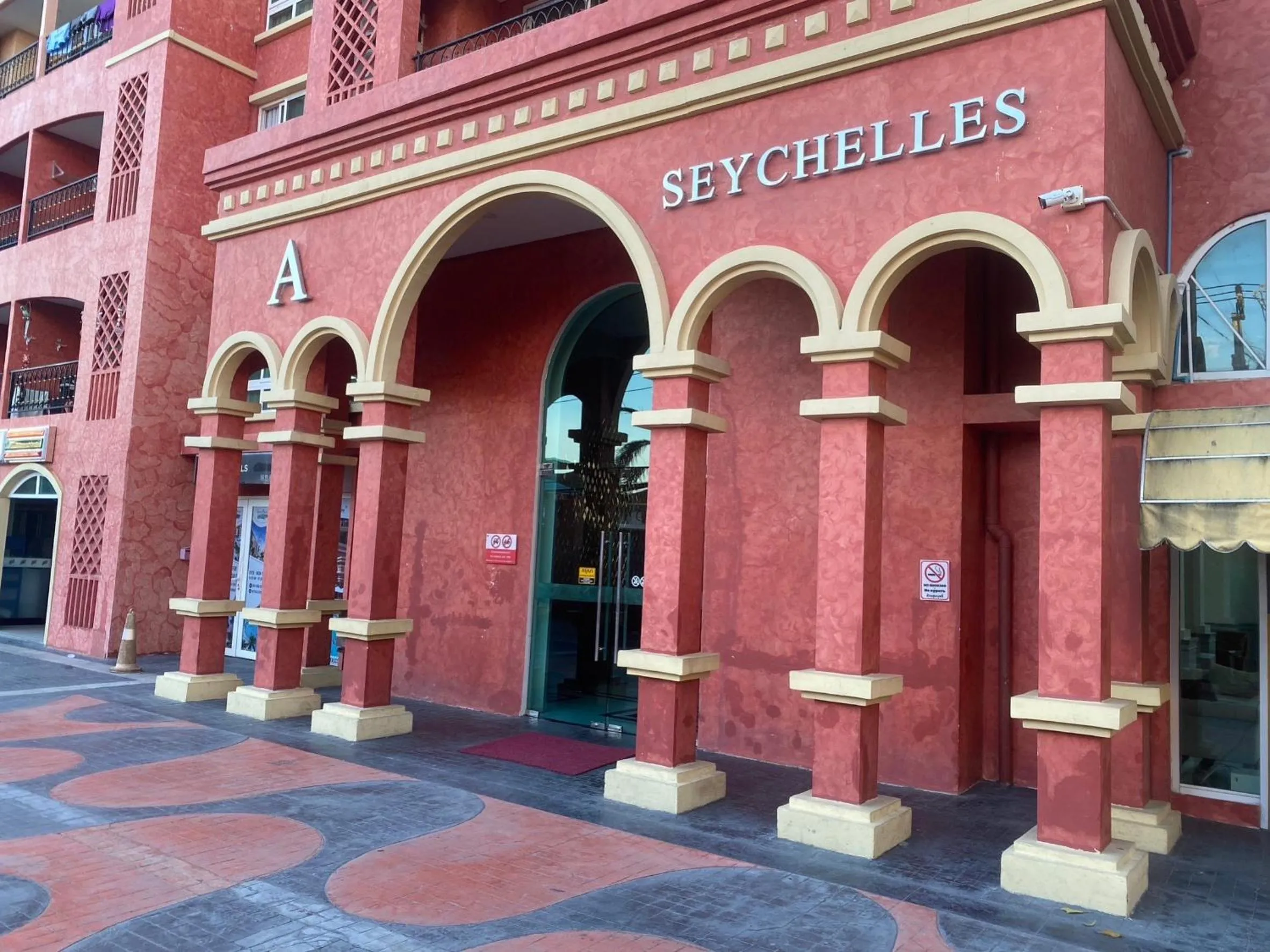 Seven seas resort Pool Access by Saifon