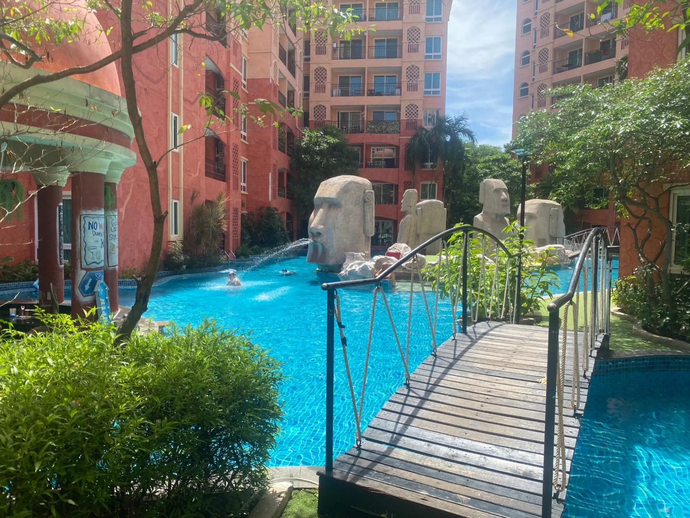 Seven seas resort Pool Access by Saifon