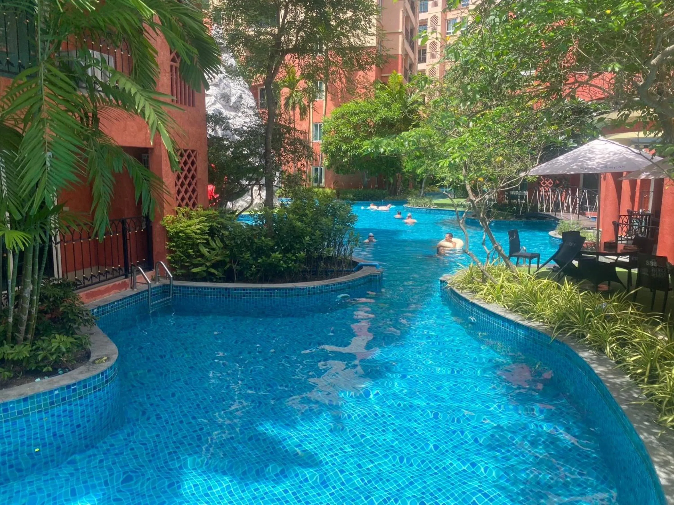 Seven seas resort Pool Access by Saifon