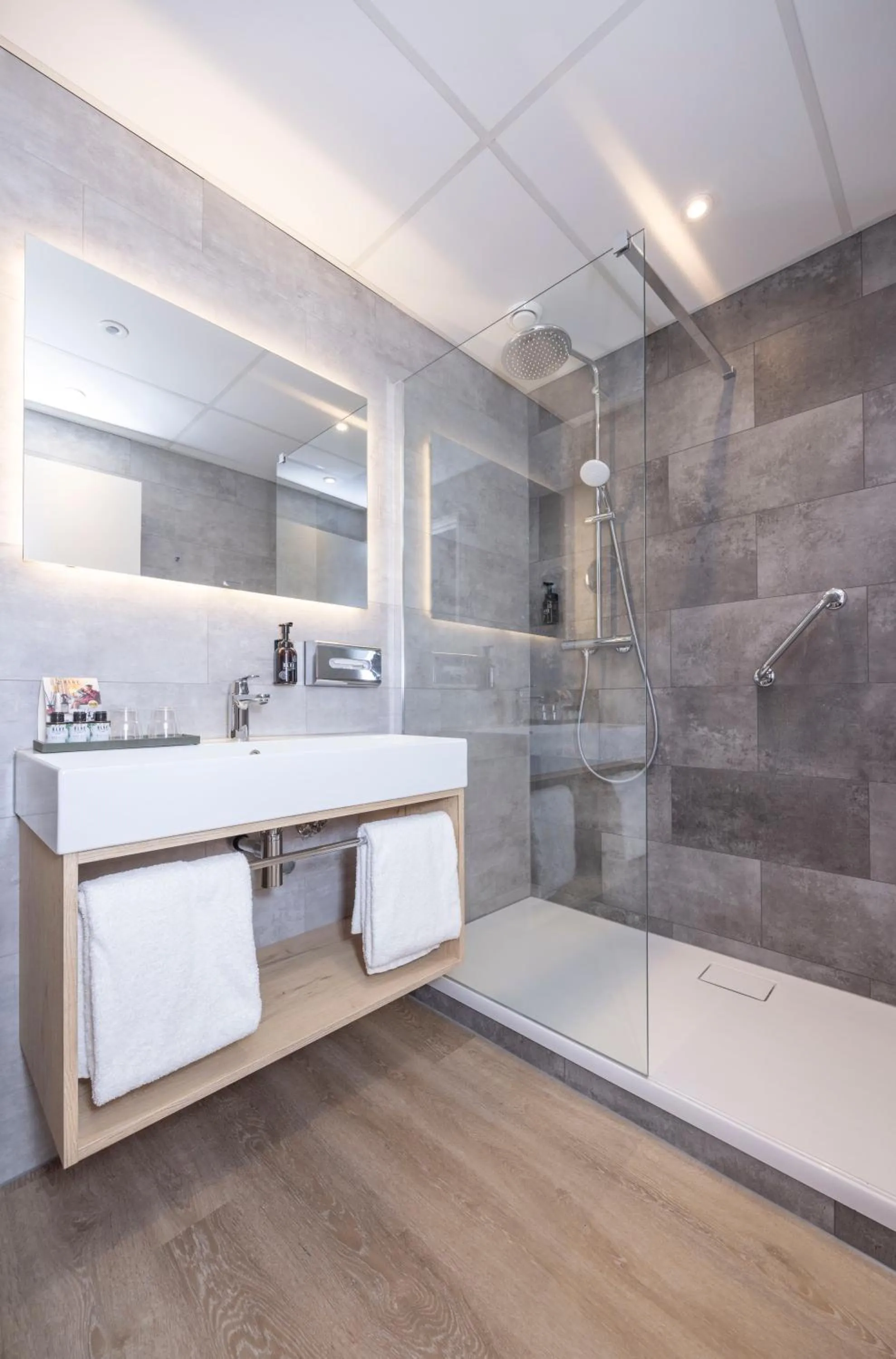 Shower in Fletcher Hotel-Restaurant Klein Zwitserland