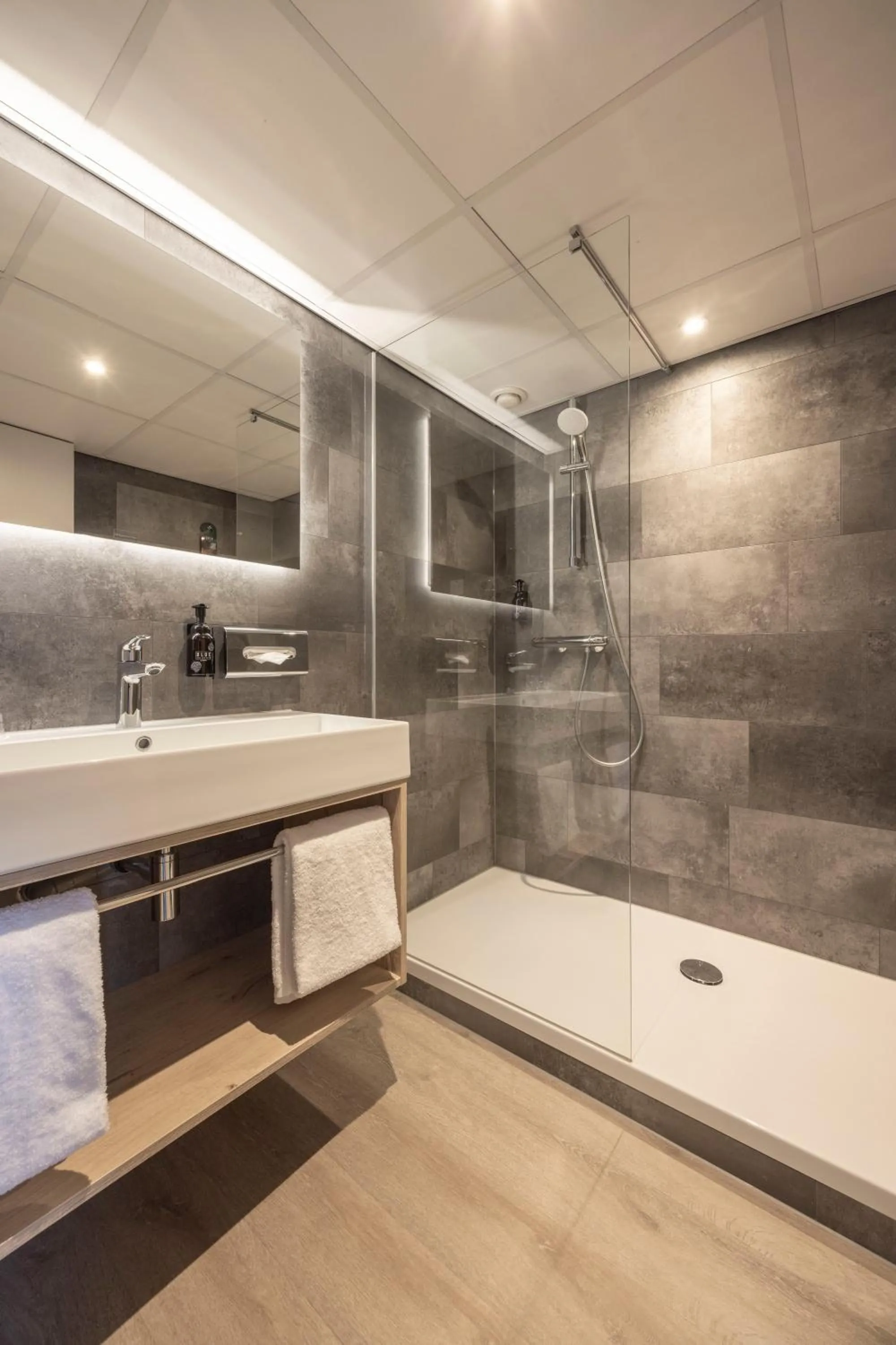 Shower in Fletcher Hotel-Restaurant Klein Zwitserland