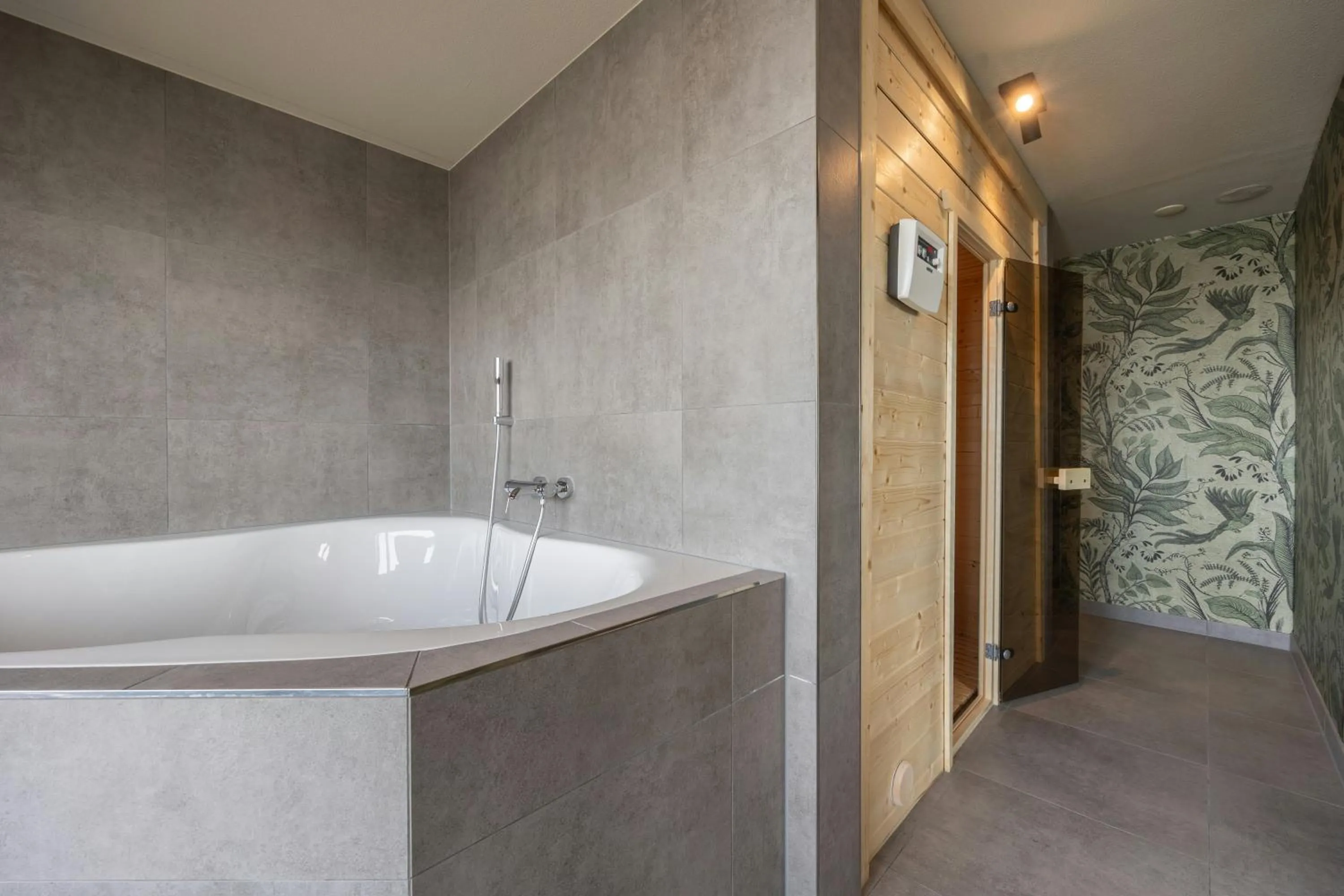 Bathroom in Leonardo Hotel IJmuiden Seaport Beach