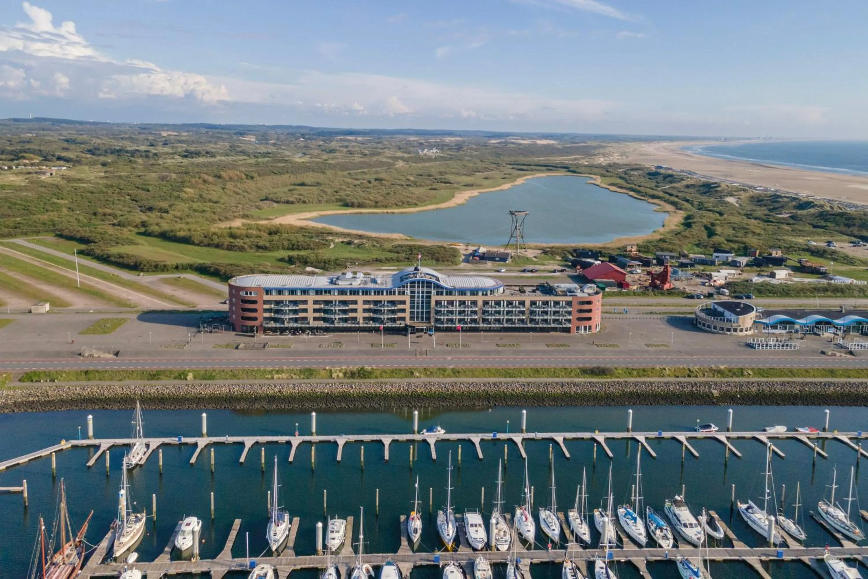 Beach in Leonardo Hotel IJmuiden Seaport Beach